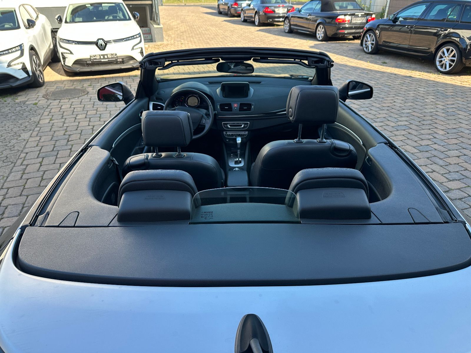 Fahrzeugabbildung Renault Megane Cabrio Luxe 2.0 140 PS Leder Navi SH