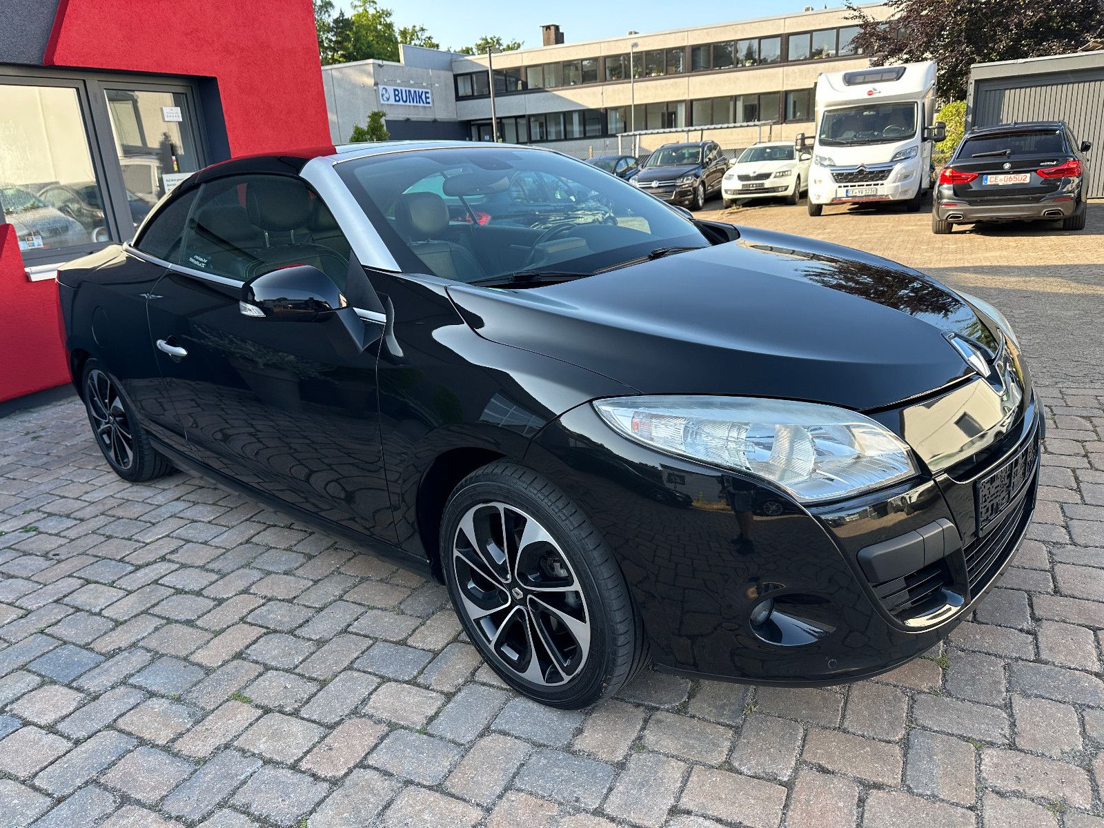 Fahrzeugabbildung Renault Megane Cabrio Luxe 2.0 140 PS Leder Navi SH