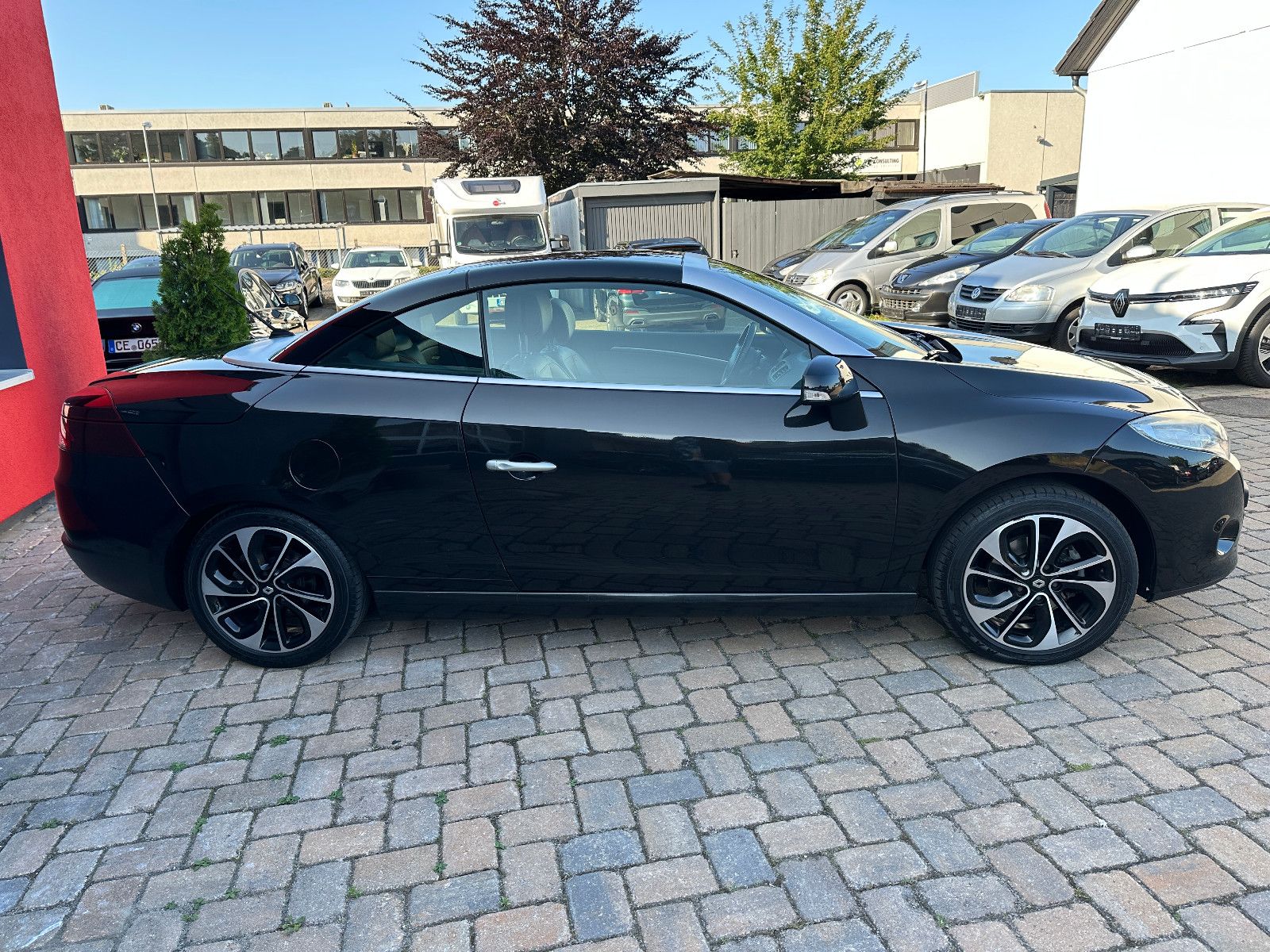Fahrzeugabbildung Renault Megane Cabrio Luxe 2.0 140 PS Leder Navi SH
