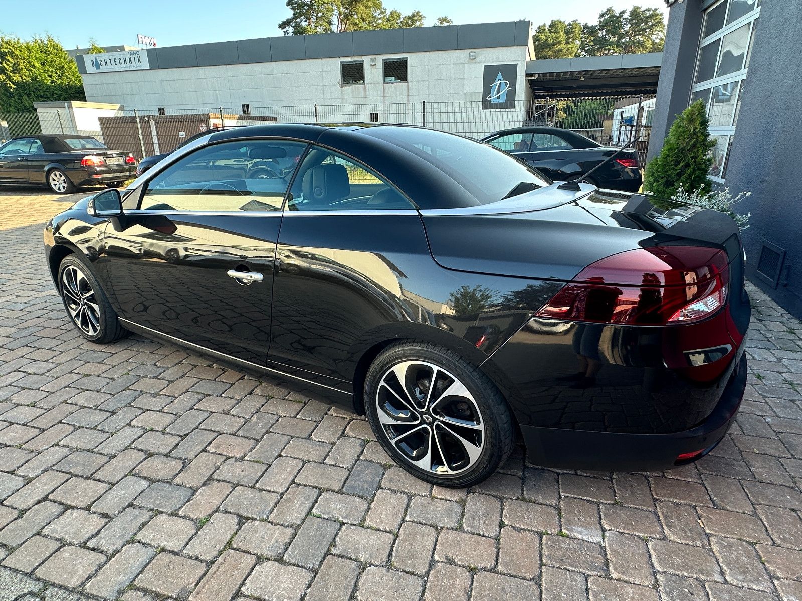 Fahrzeugabbildung Renault Megane Cabrio Luxe 2.0 140 PS Leder Navi SH