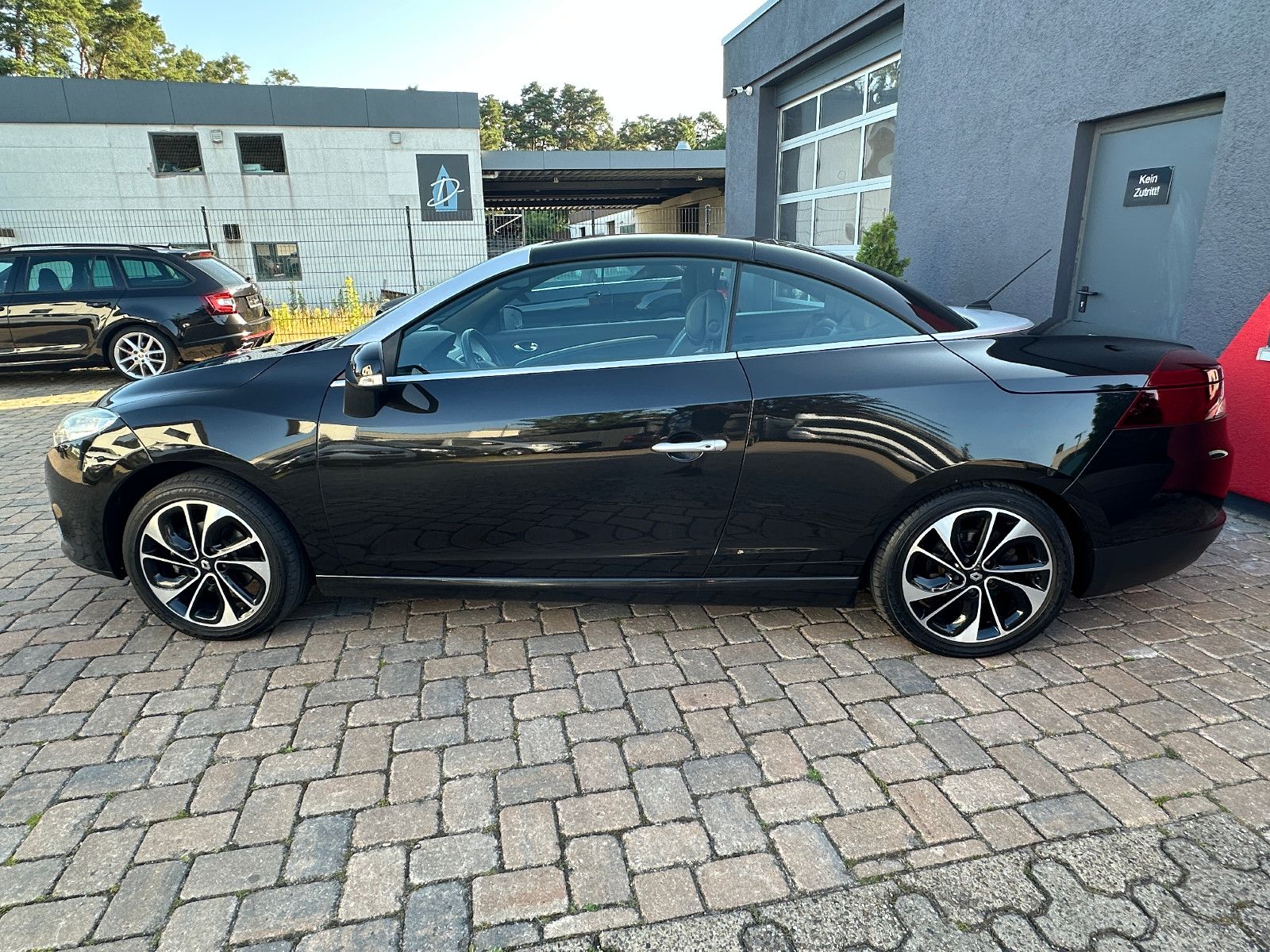 Fahrzeugabbildung Renault Megane Cabrio Luxe 2.0 140 PS Leder Navi SH