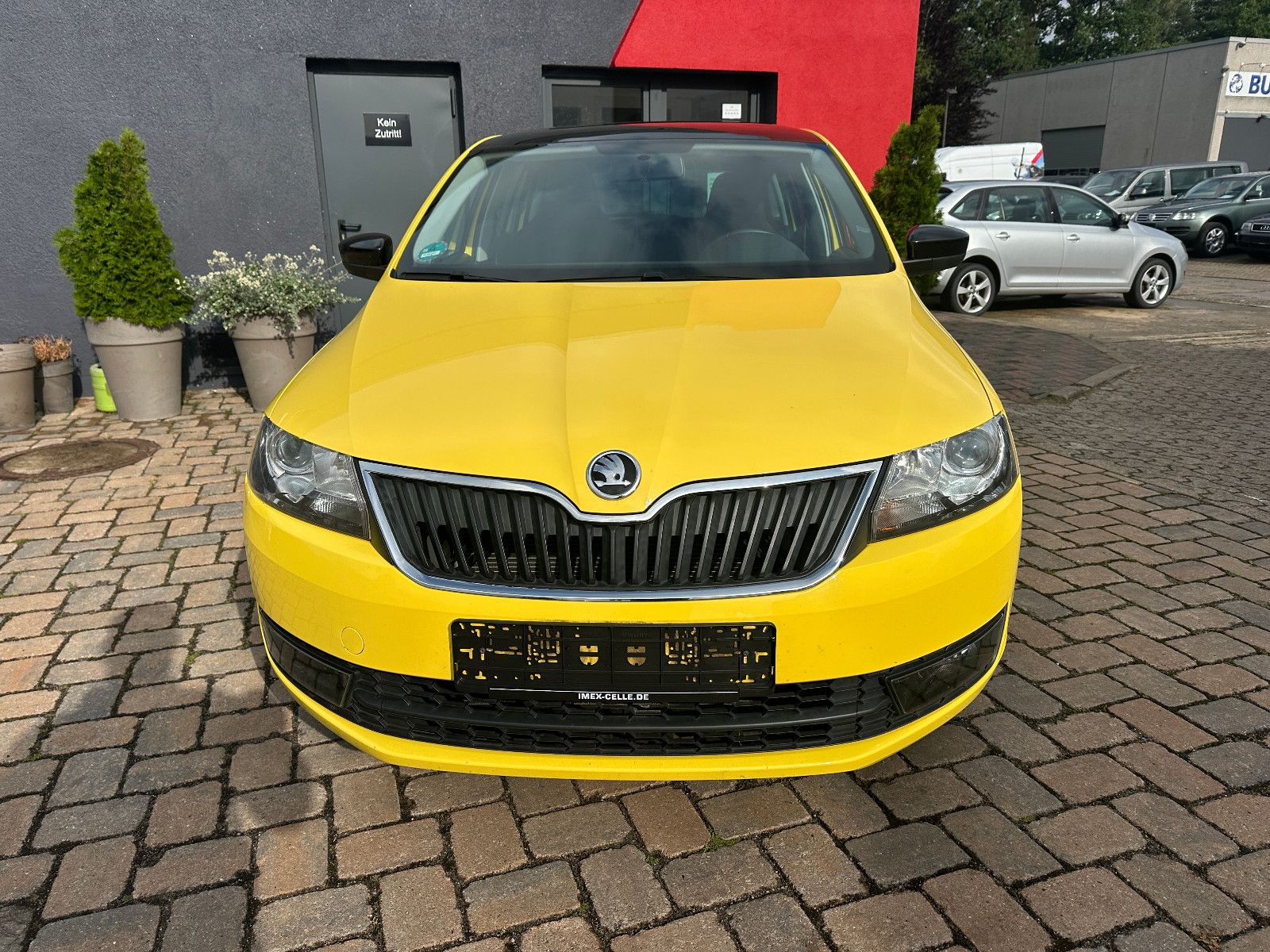 Fahrzeugabbildung Skoda Rapid  Style Plus 1.2 86 PS Pano Sport Xenon