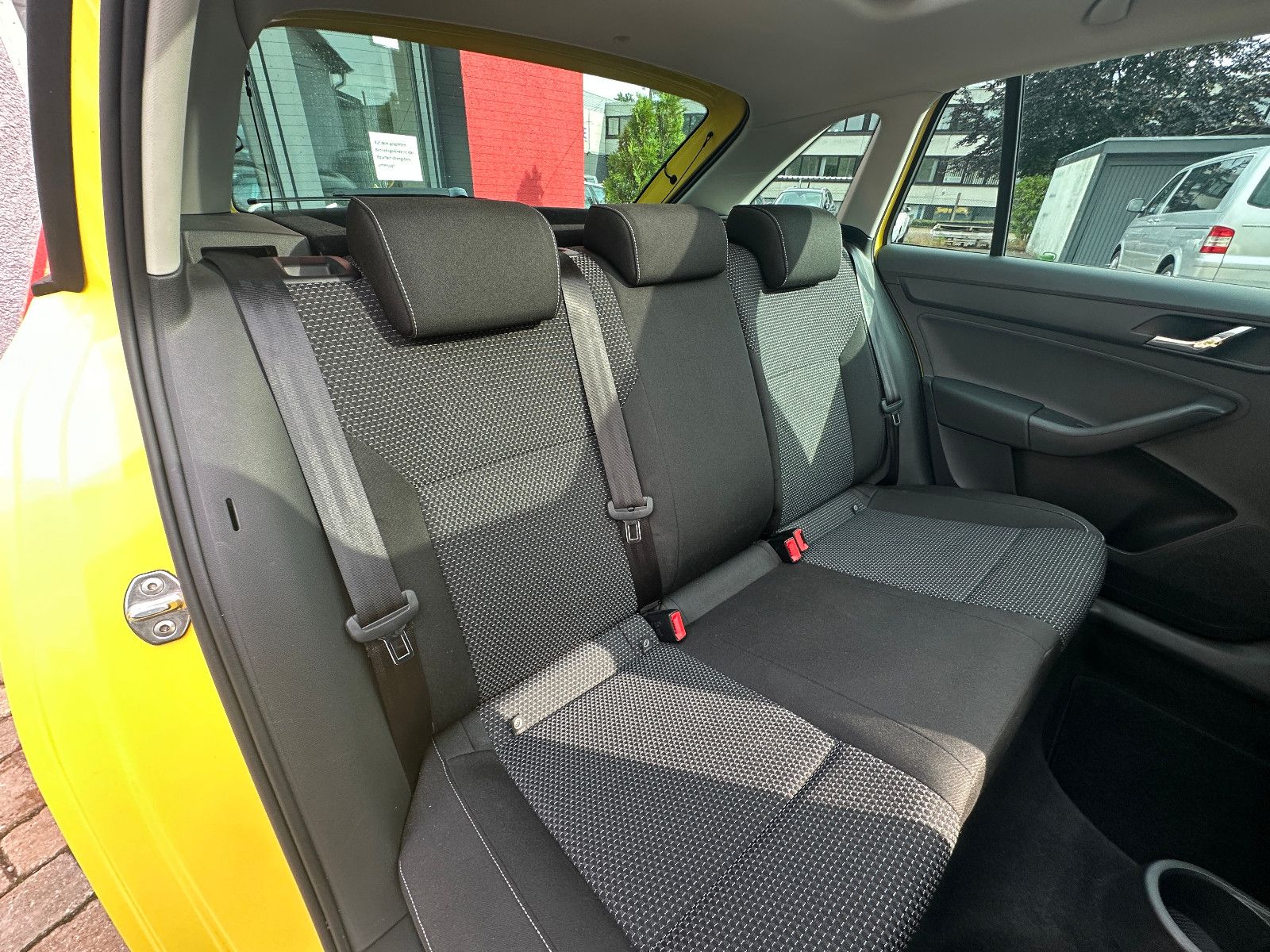 Fahrzeugabbildung Skoda Rapid  Style Plus 1.2 86 PS Pano Sport Xenon