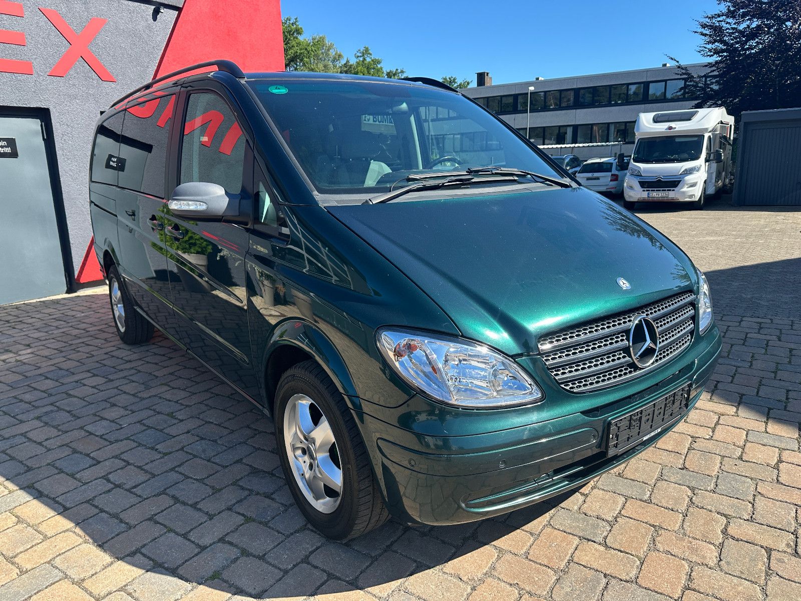 Fahrzeugabbildung Mercedes-Benz Viano Fun 2.2 CDI lang HU neu guter Zustand SH