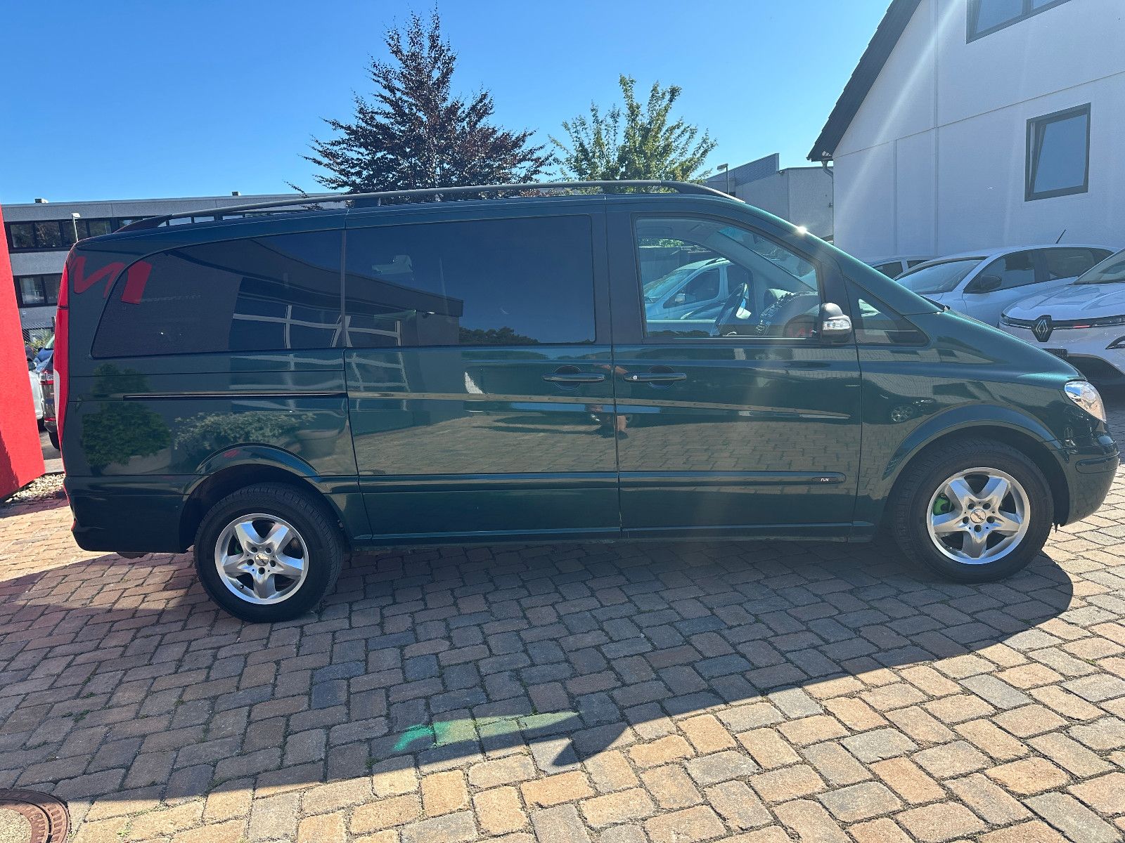 Fahrzeugabbildung Mercedes-Benz Viano Fun 2.2 CDI lang HU neu guter Zustand SH