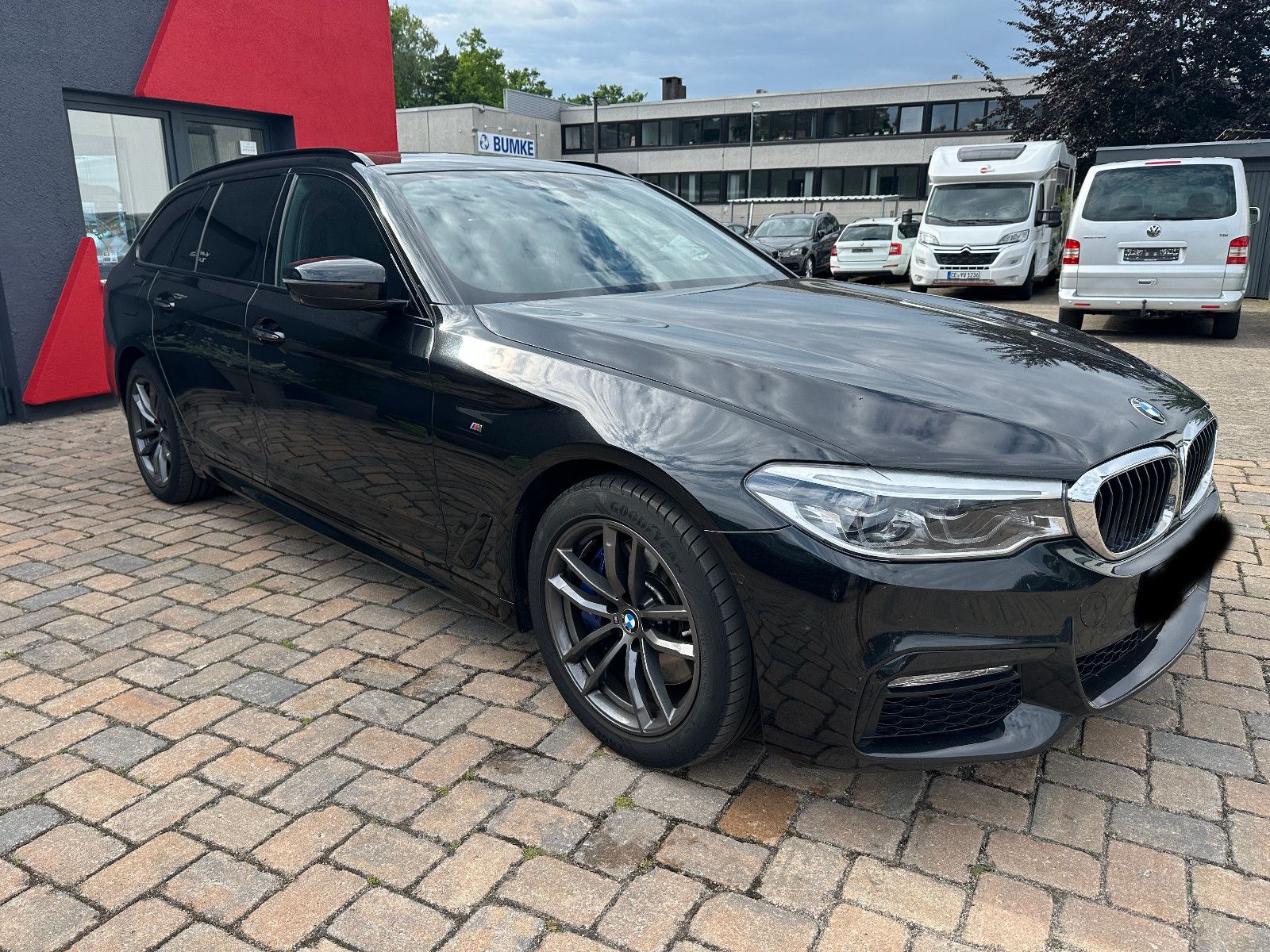 Fahrzeugabbildung BMW 530 d Touring M Sport Pano HUD AHK LED Voll!!!!
