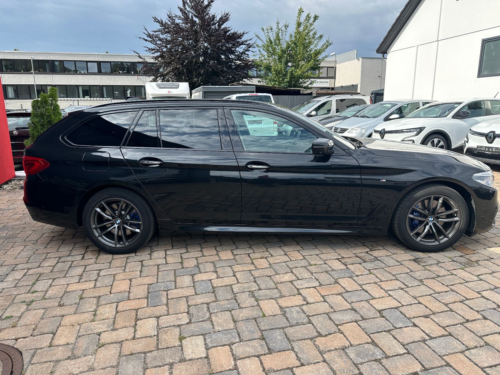 Fahrzeugabbildung BMW 530 d Touring M Sport Pano HUD AHK LED Voll!!!!