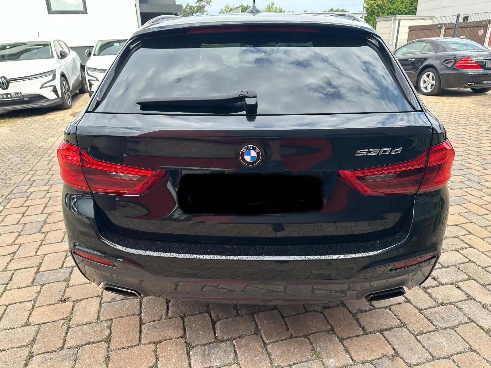 Fahrzeugabbildung BMW 530 d Touring M Sport Pano HUD AHK LED Voll!!!!