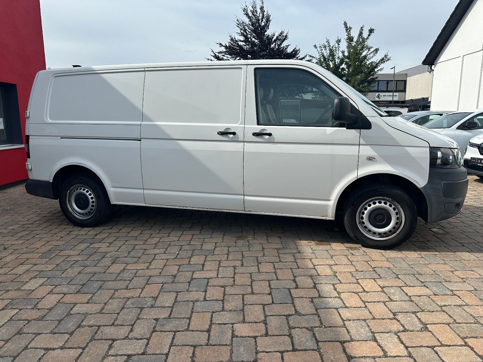 Fahrzeugabbildung Volkswagen T5 Transporter Kasten 2.0 HU neu Flü. Türen