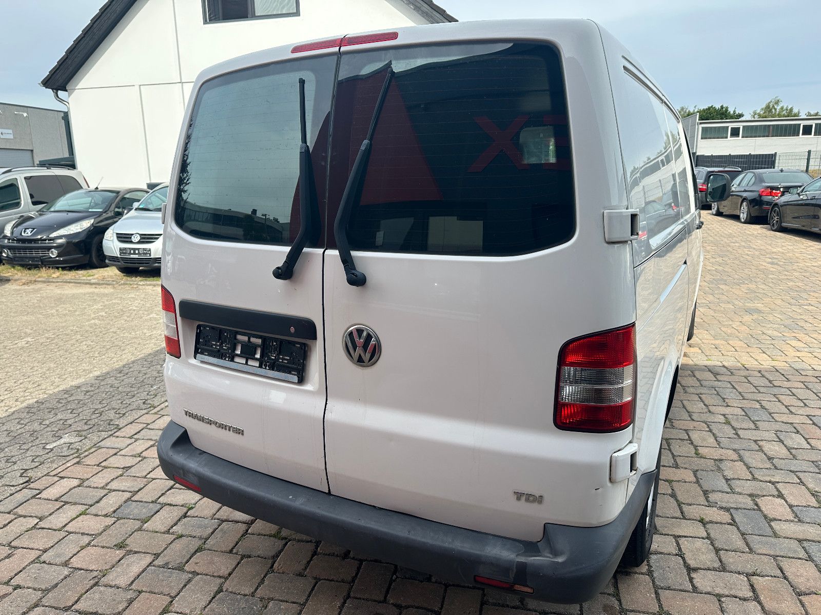 Fahrzeugabbildung Volkswagen T5 Transporter Kasten 2.0 HU neu Flü. Türen