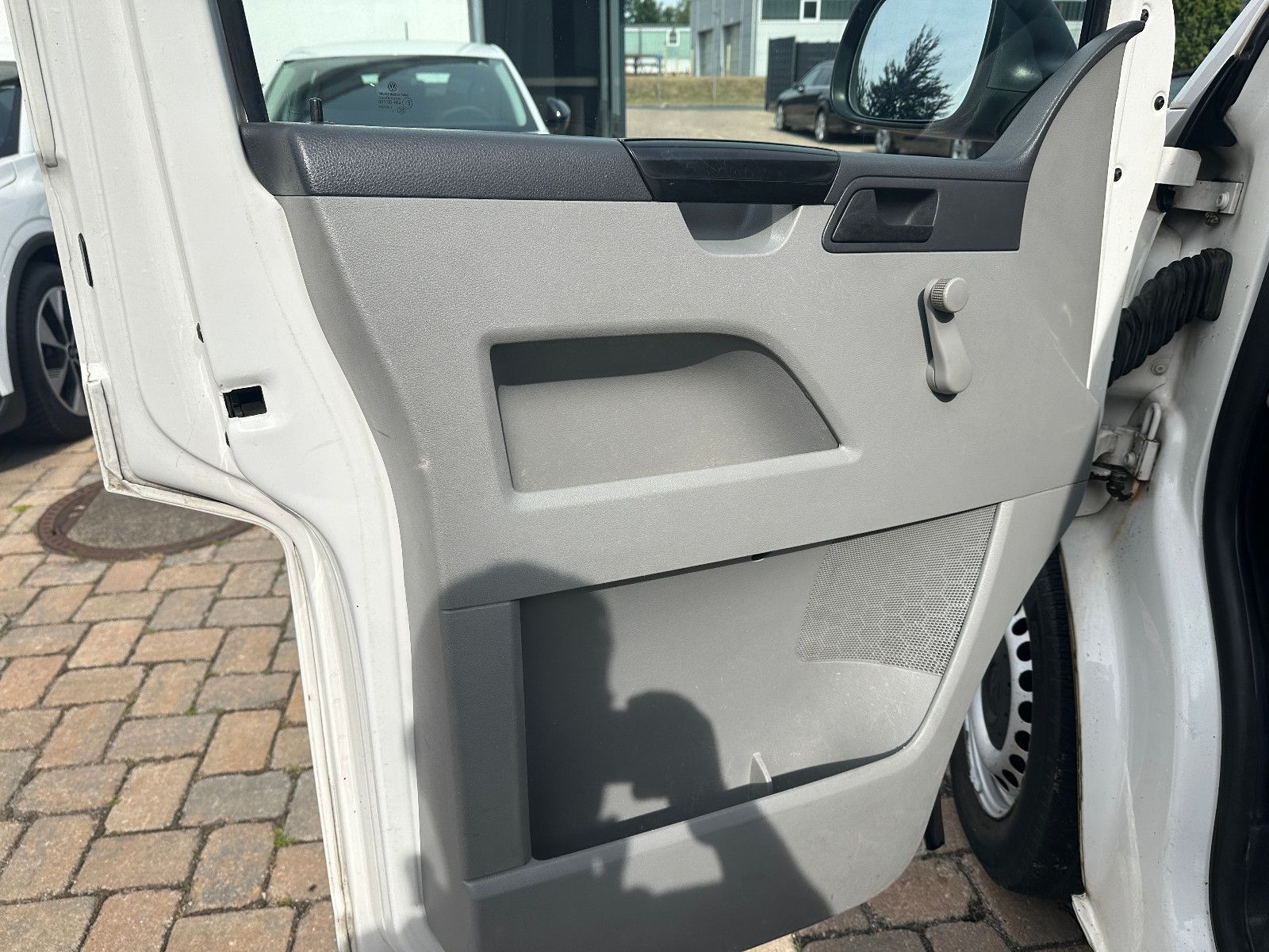 Fahrzeugabbildung Volkswagen T5 Transporter Kasten 2.0 HU neu Flü. Türen
