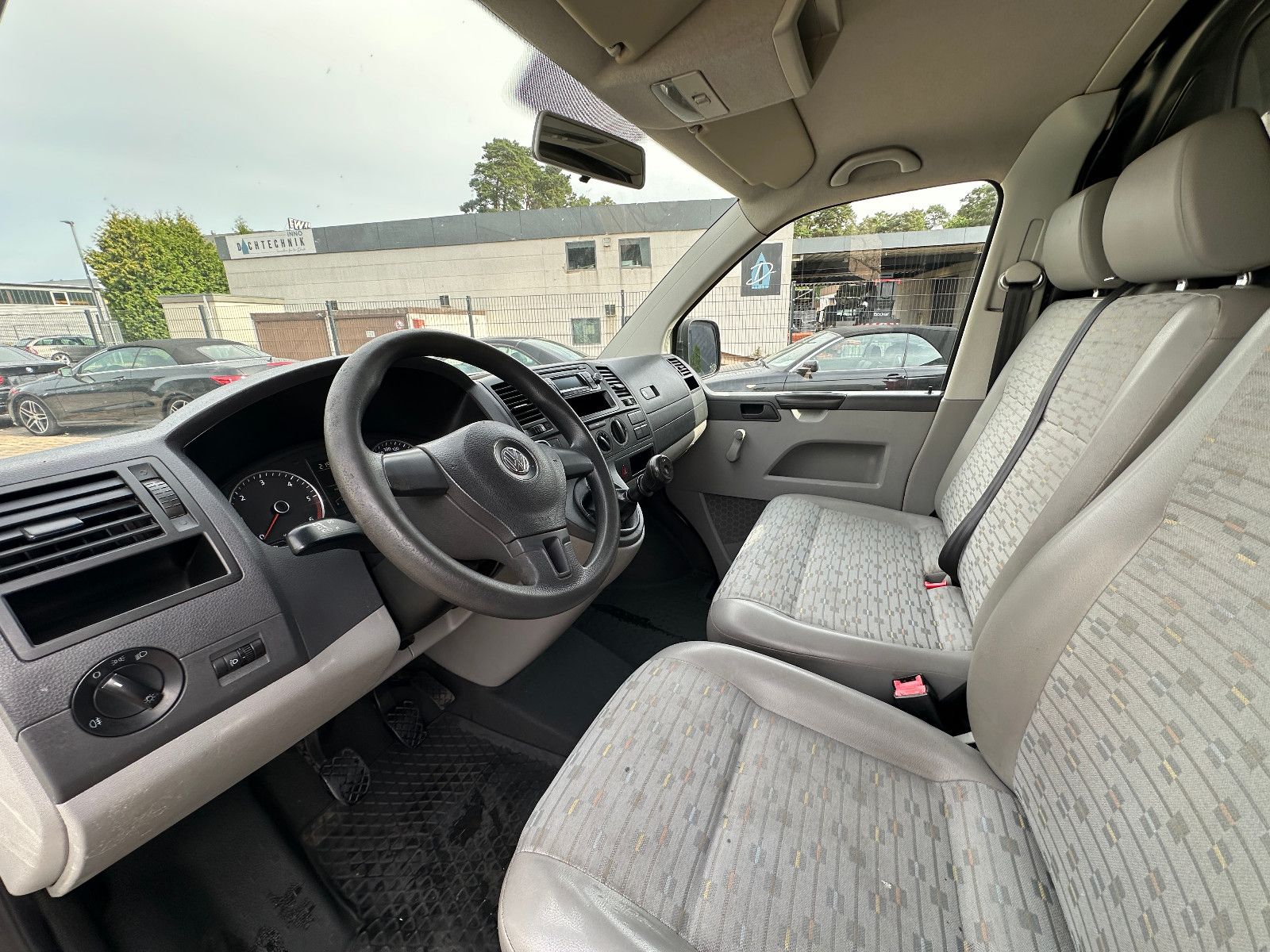 Fahrzeugabbildung Volkswagen T5 Transporter Kasten 2.0 HU neu Flü. Türen