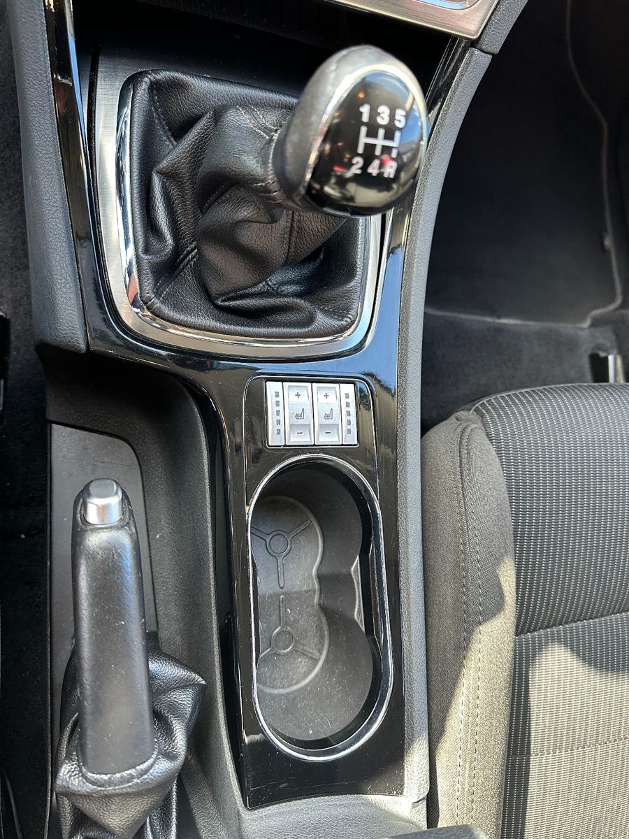 Fahrzeugabbildung Ford Mondeo Titanium 2.0 147 PS HU neu Klima Alu