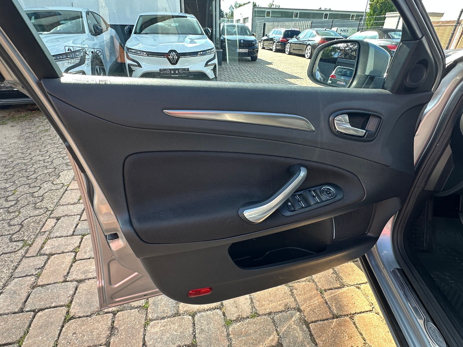 Fahrzeugabbildung Ford Mondeo Titanium 2.0 147 PS HU neu Klima Alu