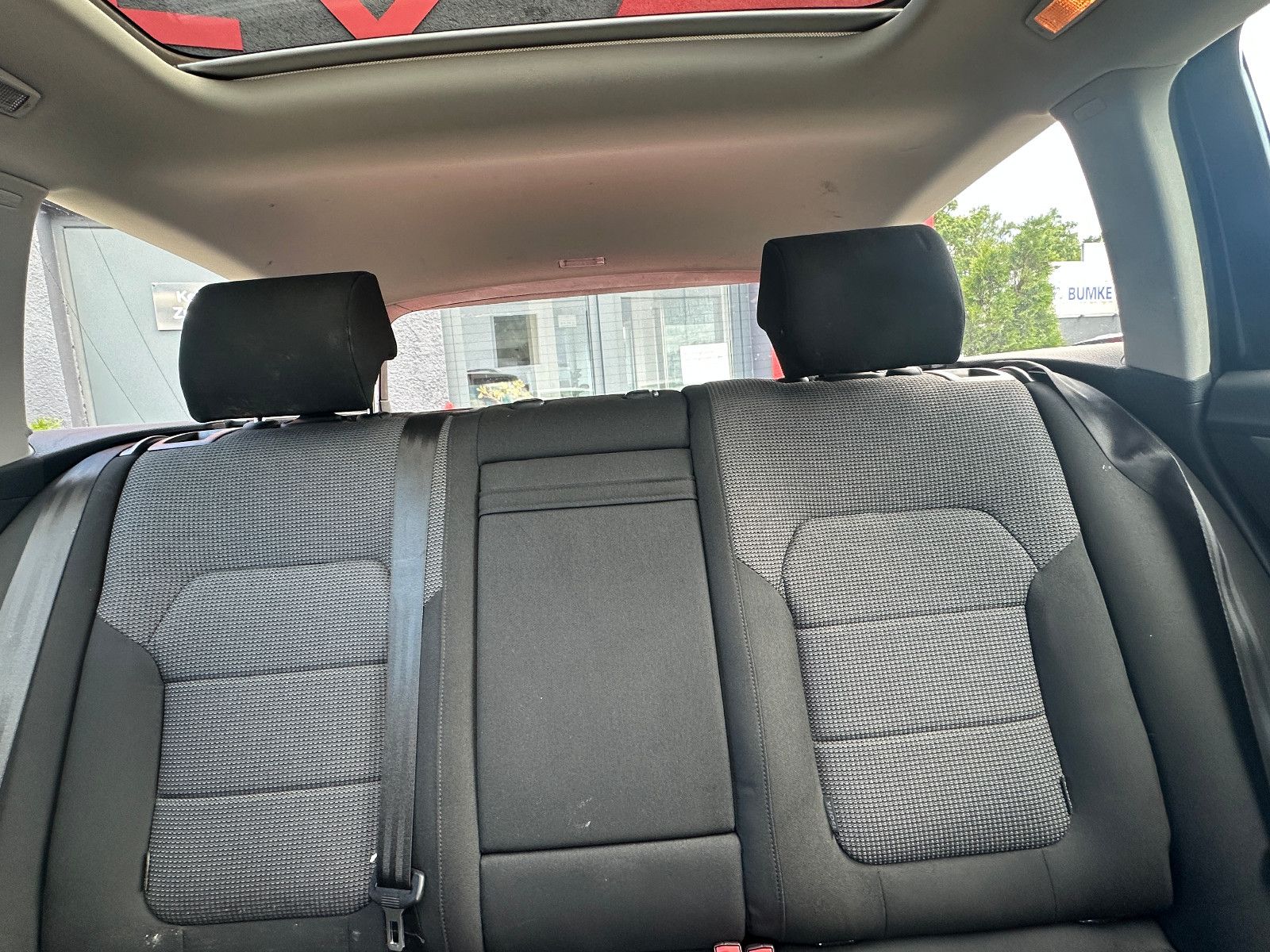 Fahrzeugabbildung Volkswagen Passat Comfortline 2.0 140 PS Navi Autom. Pano