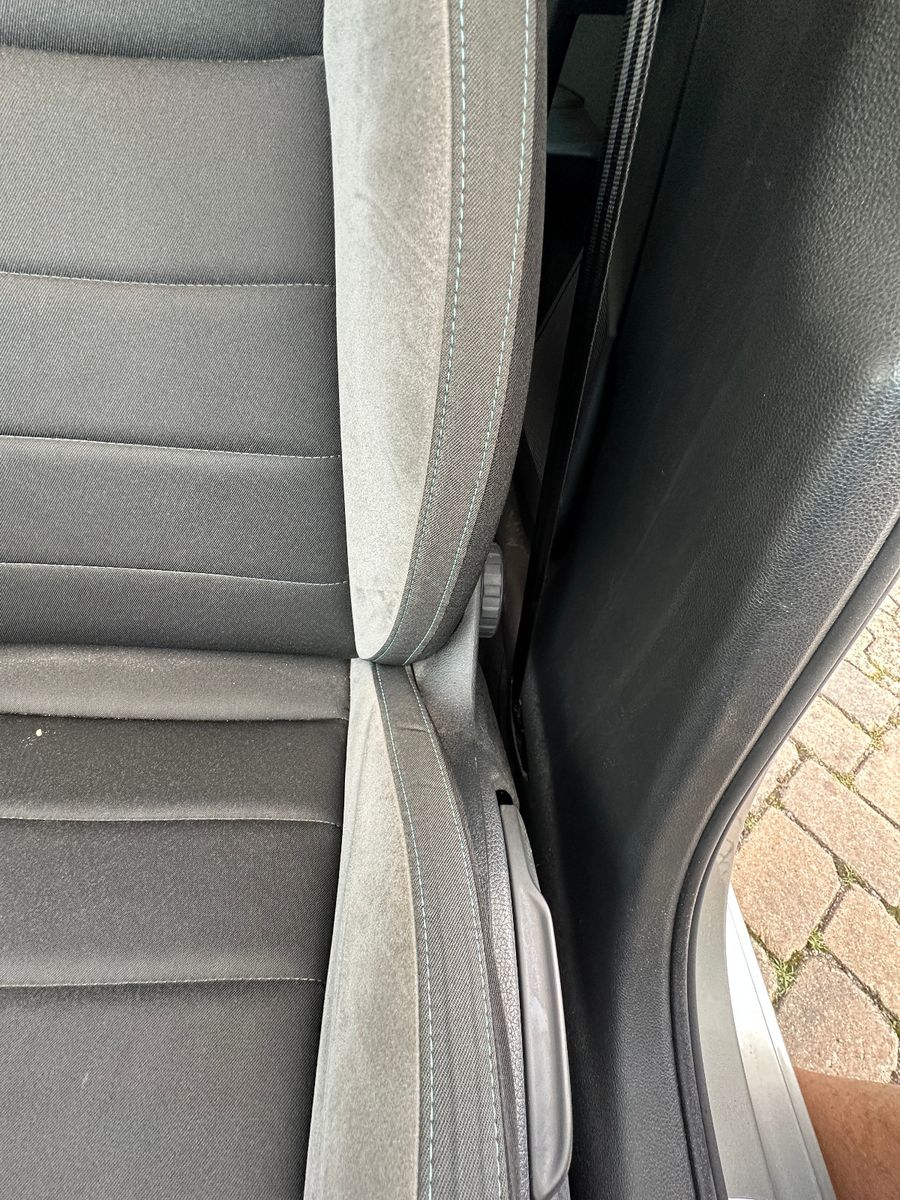 Fahrzeugabbildung Skoda Octavia Combi Joy 115 PS HU neu Navi Autom.