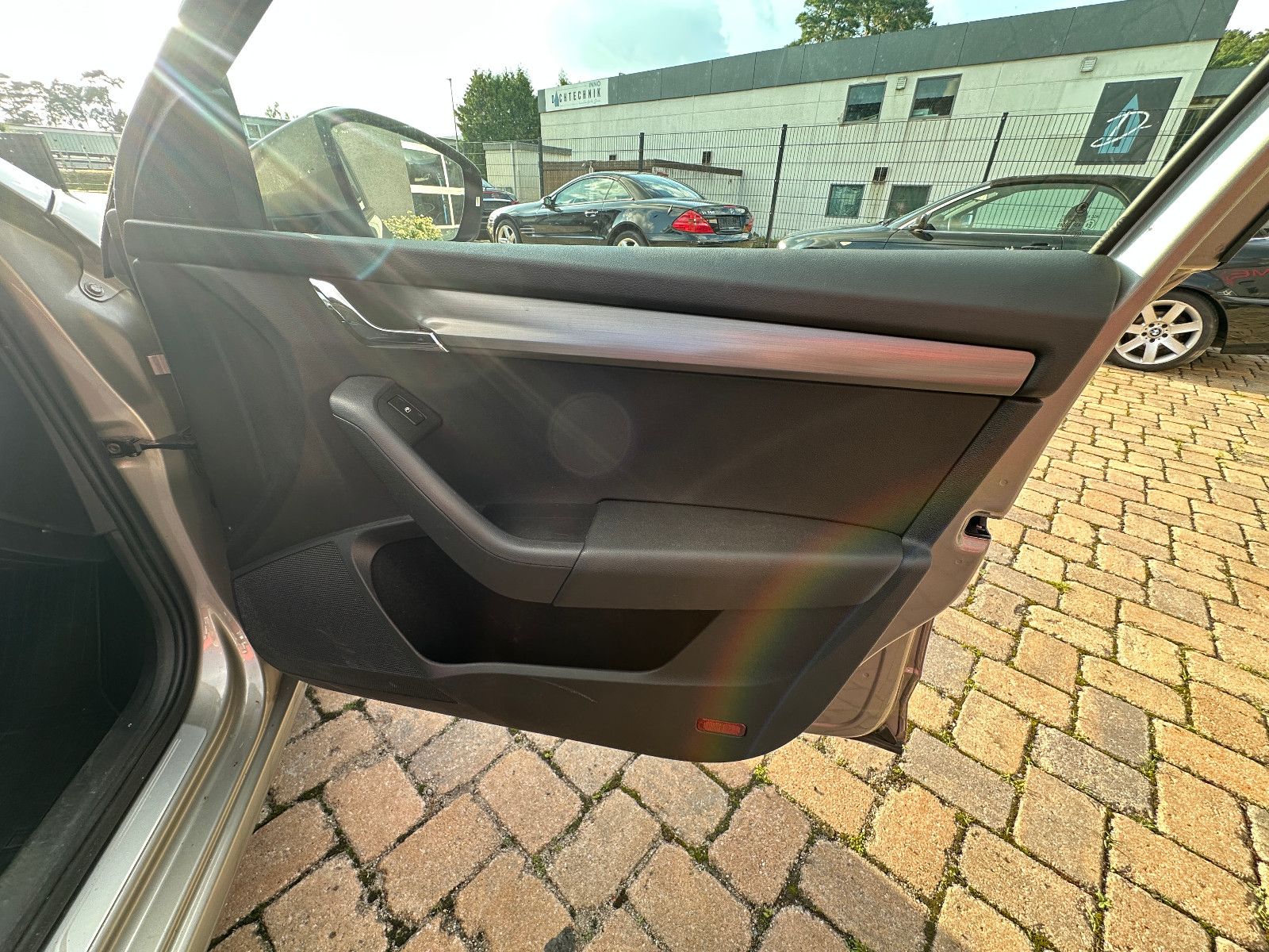 Fahrzeugabbildung Skoda Octavia Combi Joy 115 PS HU neu Navi Autom.