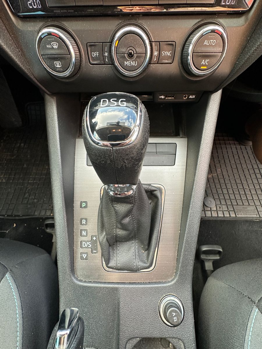 Fahrzeugabbildung Skoda Octavia Combi Joy 115 PS HU neu Navi Autom.