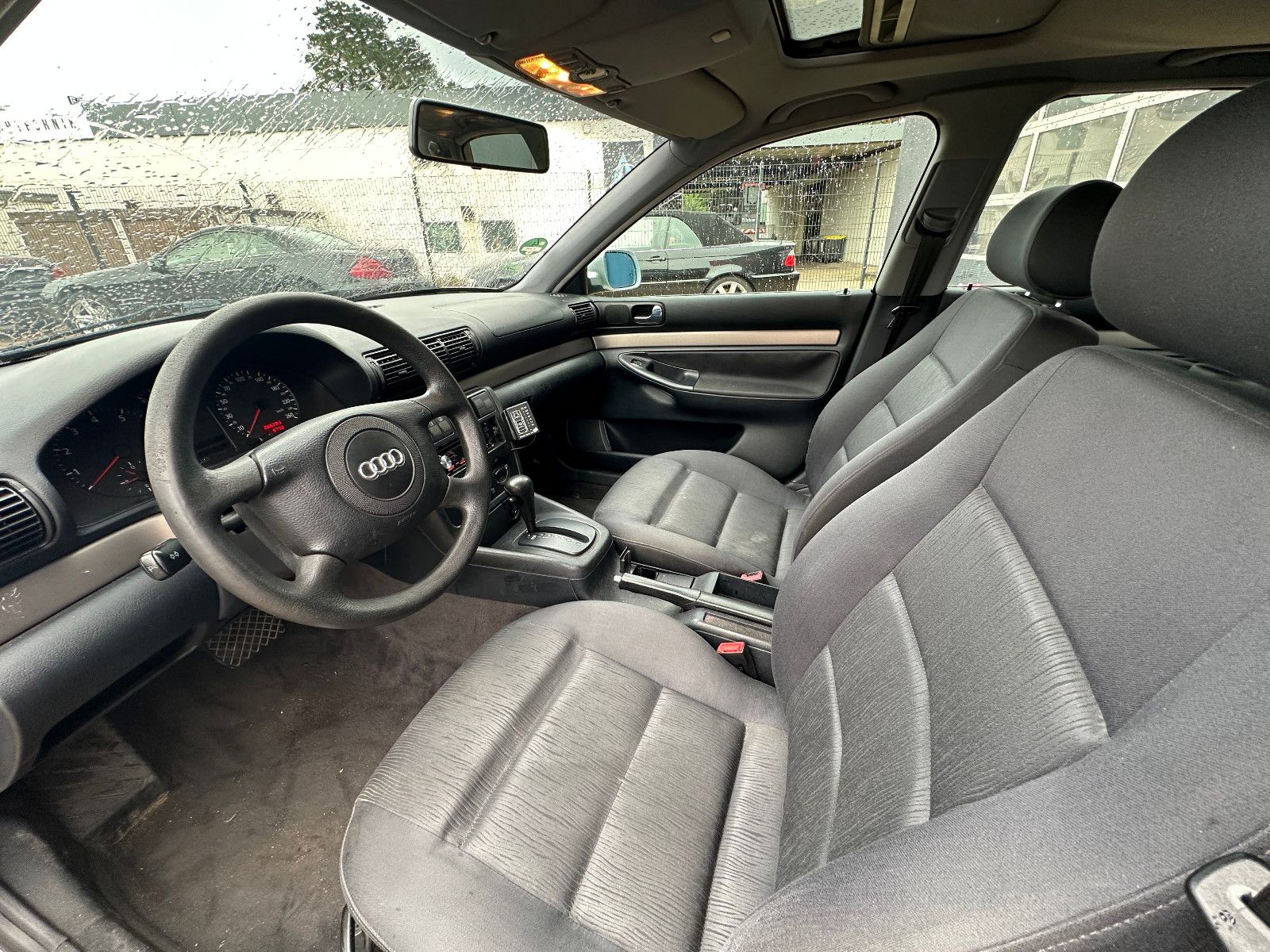 Fahrzeugabbildung Audi A4  1.8 125 PS  Autom. SD Klima