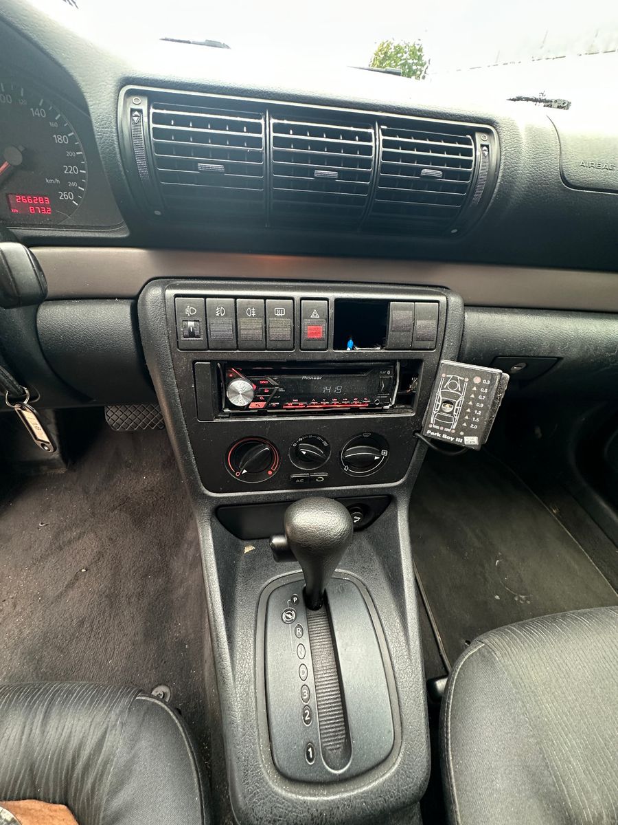 Fahrzeugabbildung Audi A4  1.8 125 PS  Autom. SD Klima