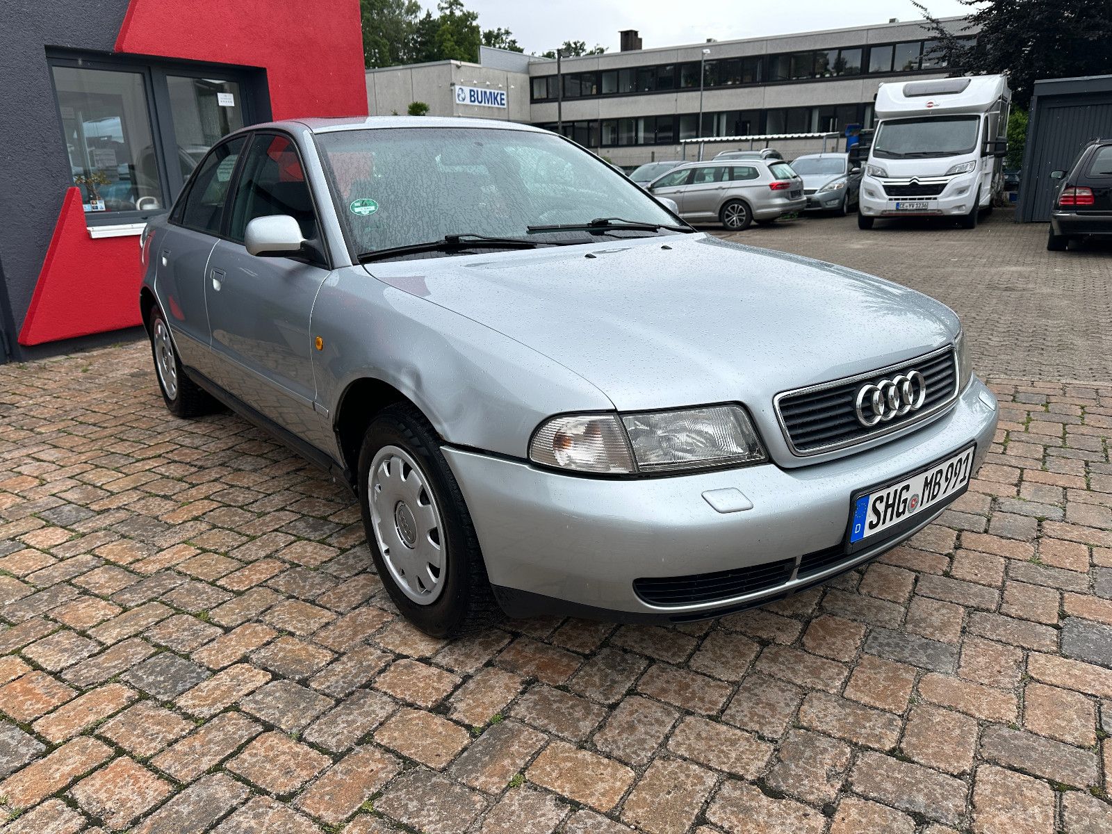 Fahrzeugabbildung Audi A4  1.8 125 PS  Autom. SD Klima