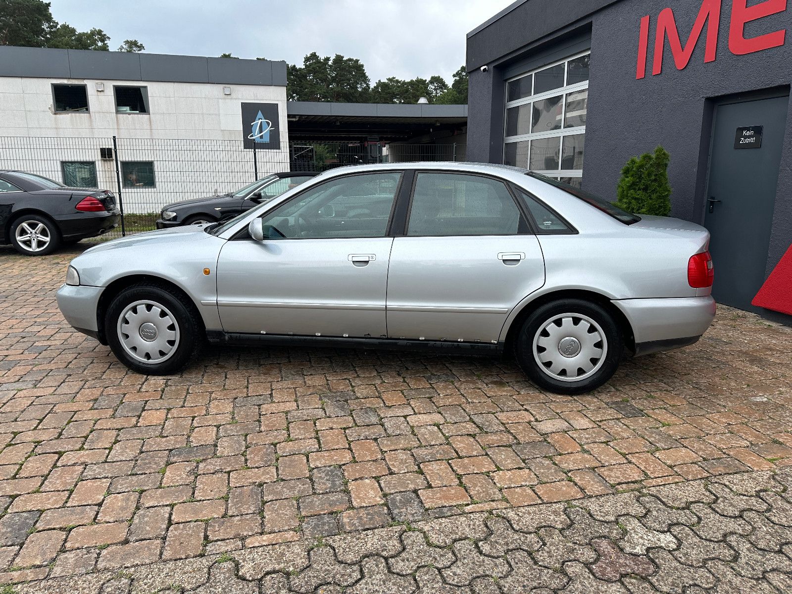 Fahrzeugabbildung Audi A4  1.8 125 PS  Autom. SD Klima