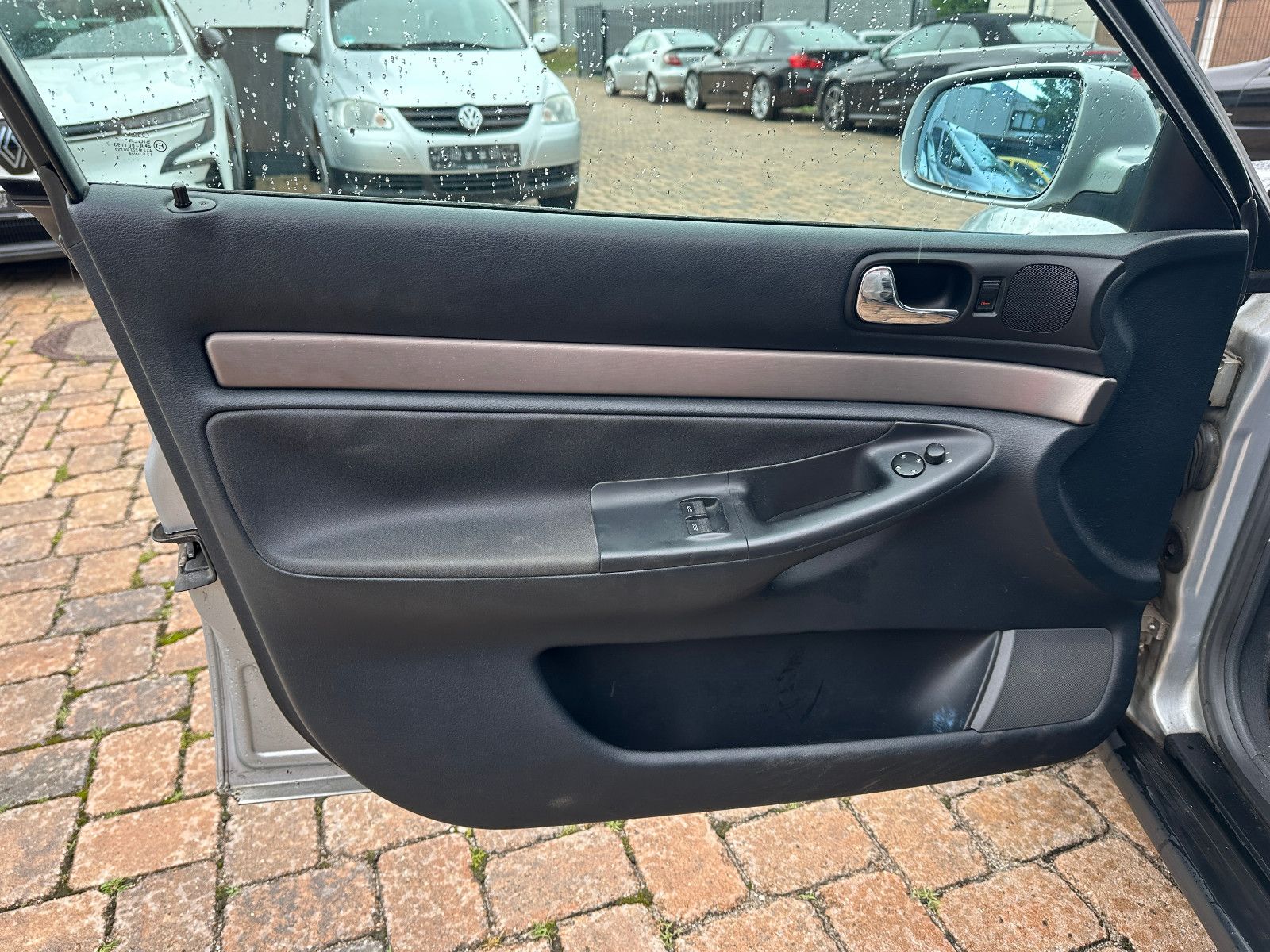 Fahrzeugabbildung Audi A4  1.8 125 PS  Autom. SD Klima