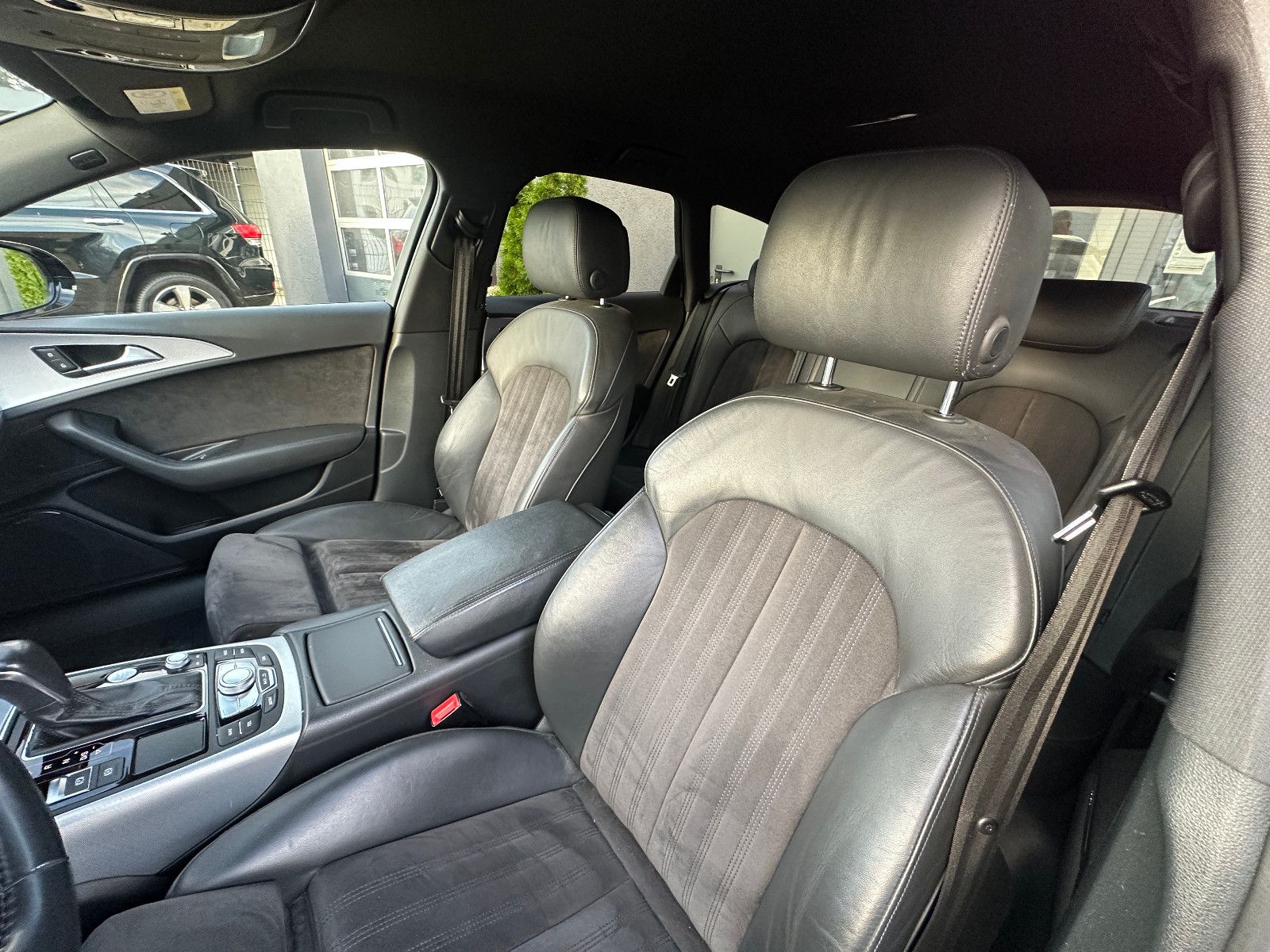 Fahrzeugabbildung Audi A6 Avant 3.0 TDI quattro 272 PS HUD LED Bose