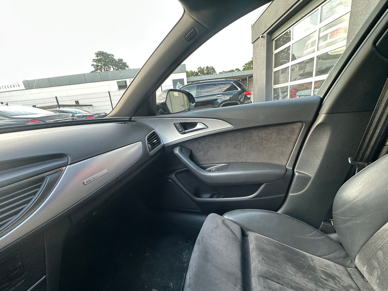 Fahrzeugabbildung Audi A6 Avant 3.0 TDI quattro 272 PS HUD LED Bose