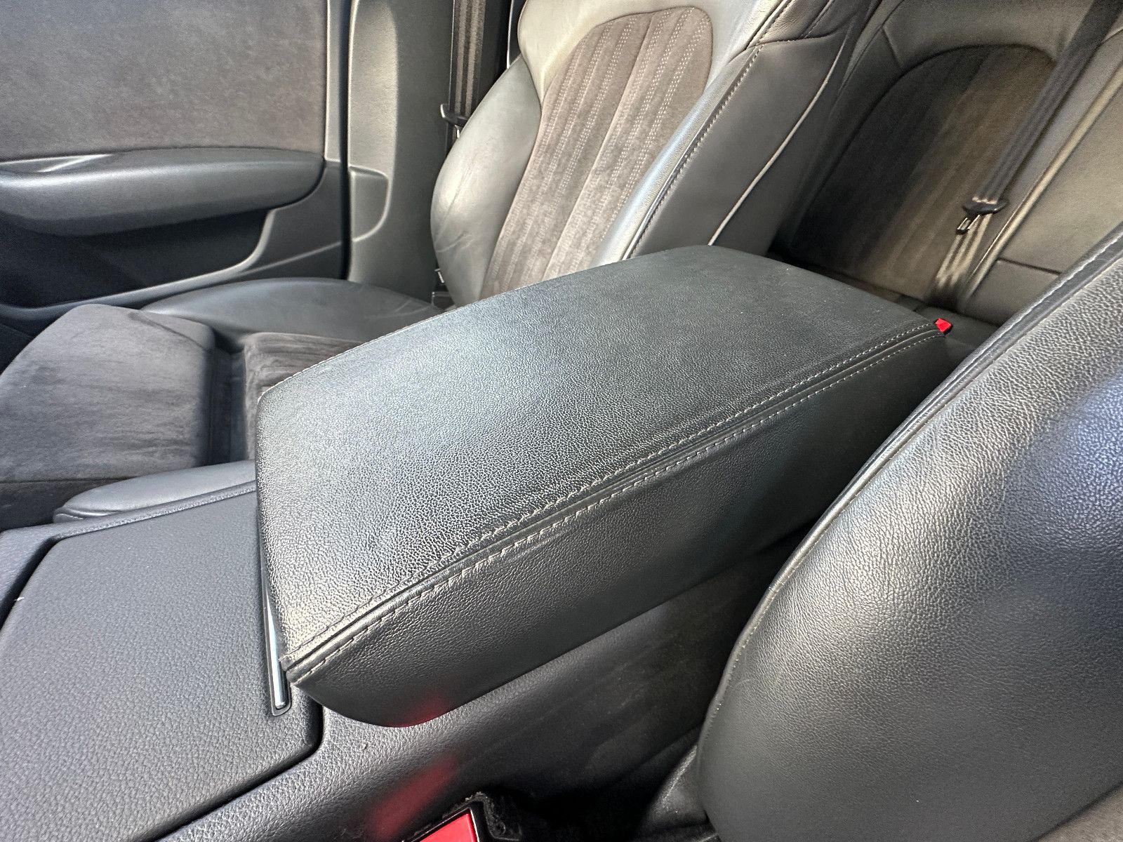 Fahrzeugabbildung Audi A6 Avant 3.0 TDI quattro 272 PS HUD LED Bose