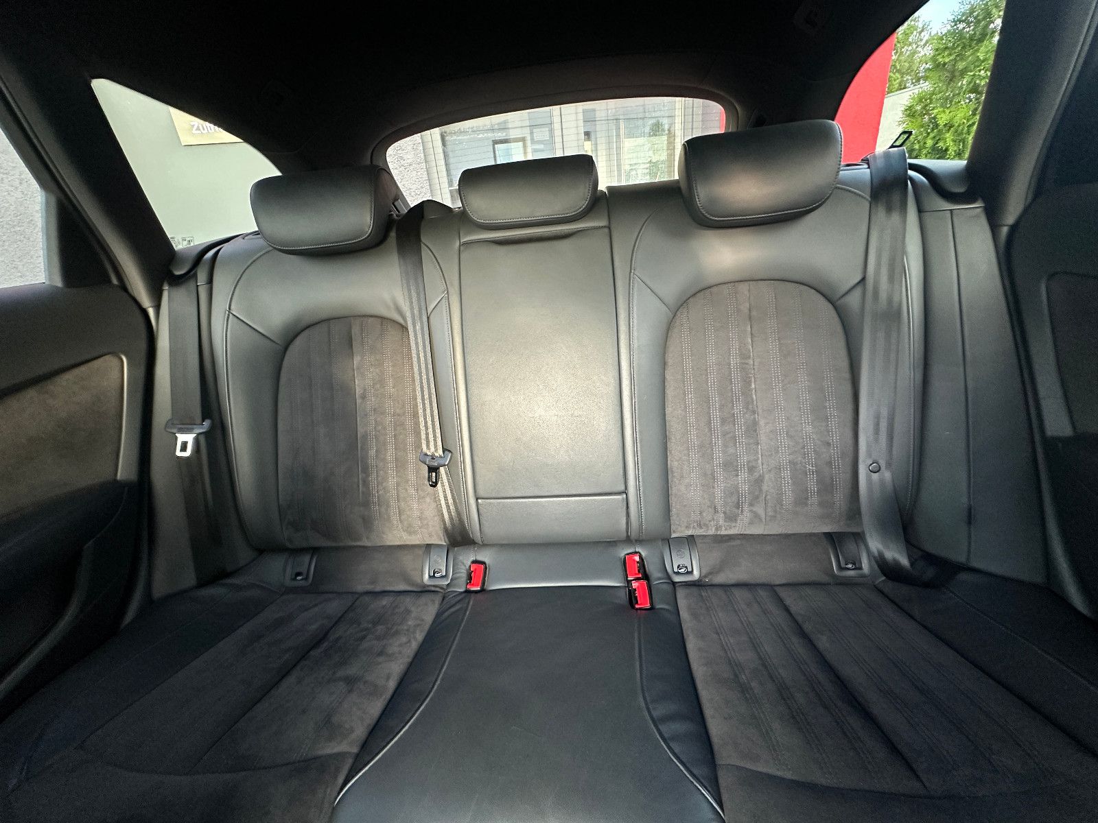 Fahrzeugabbildung Audi A6 Avant 3.0 TDI quattro 272 PS HUD LED Bose