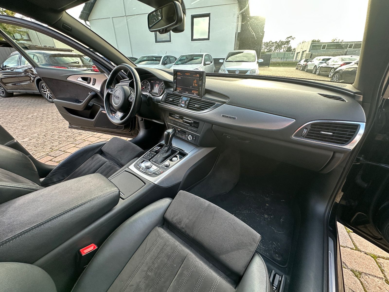 Fahrzeugabbildung Audi A6 Avant 3.0 TDI quattro 272 PS HUD LED Bose
