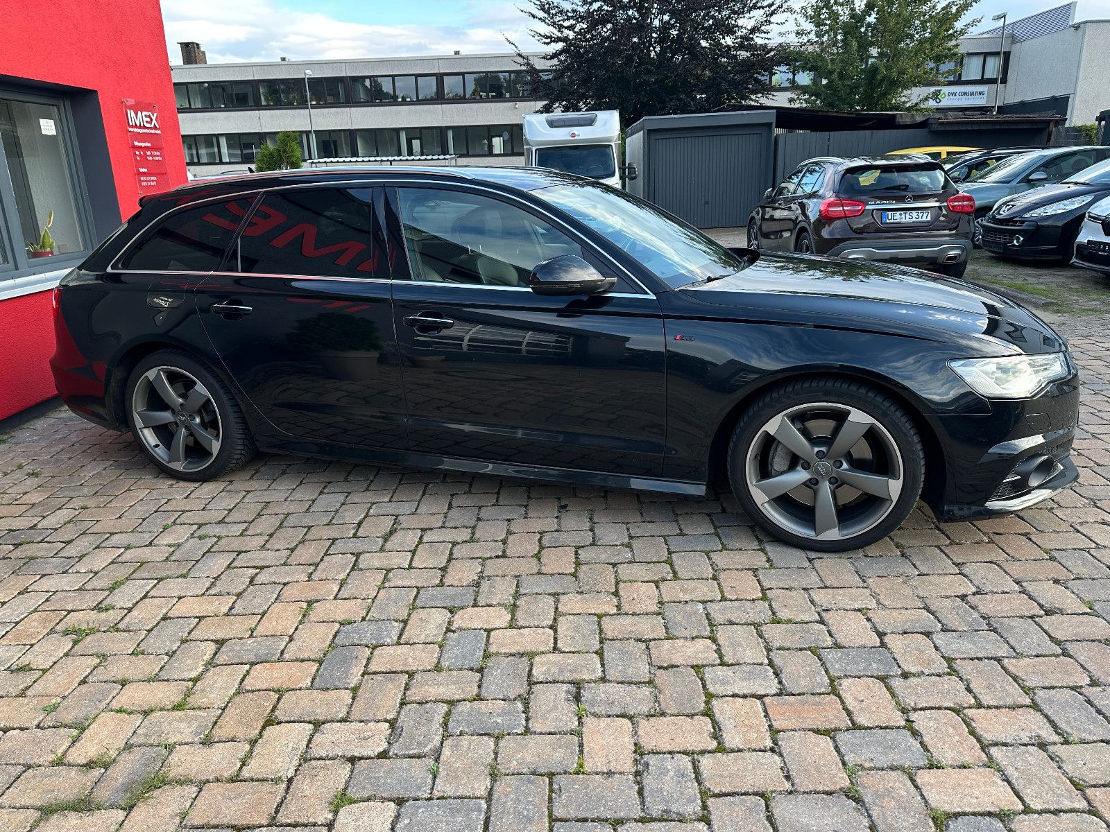 Fahrzeugabbildung Audi A6 Avant 3.0 TDI quattro 272 PS HUD LED Bose