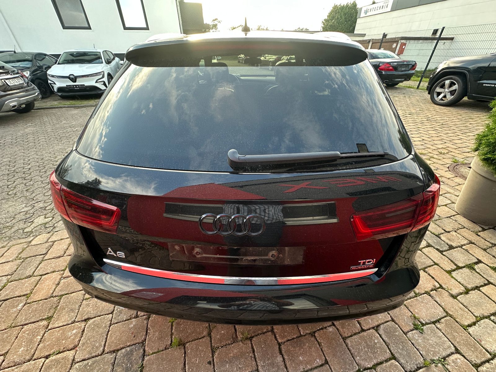 Fahrzeugabbildung Audi A6 Avant 3.0 TDI quattro 272 PS HUD LED Bose