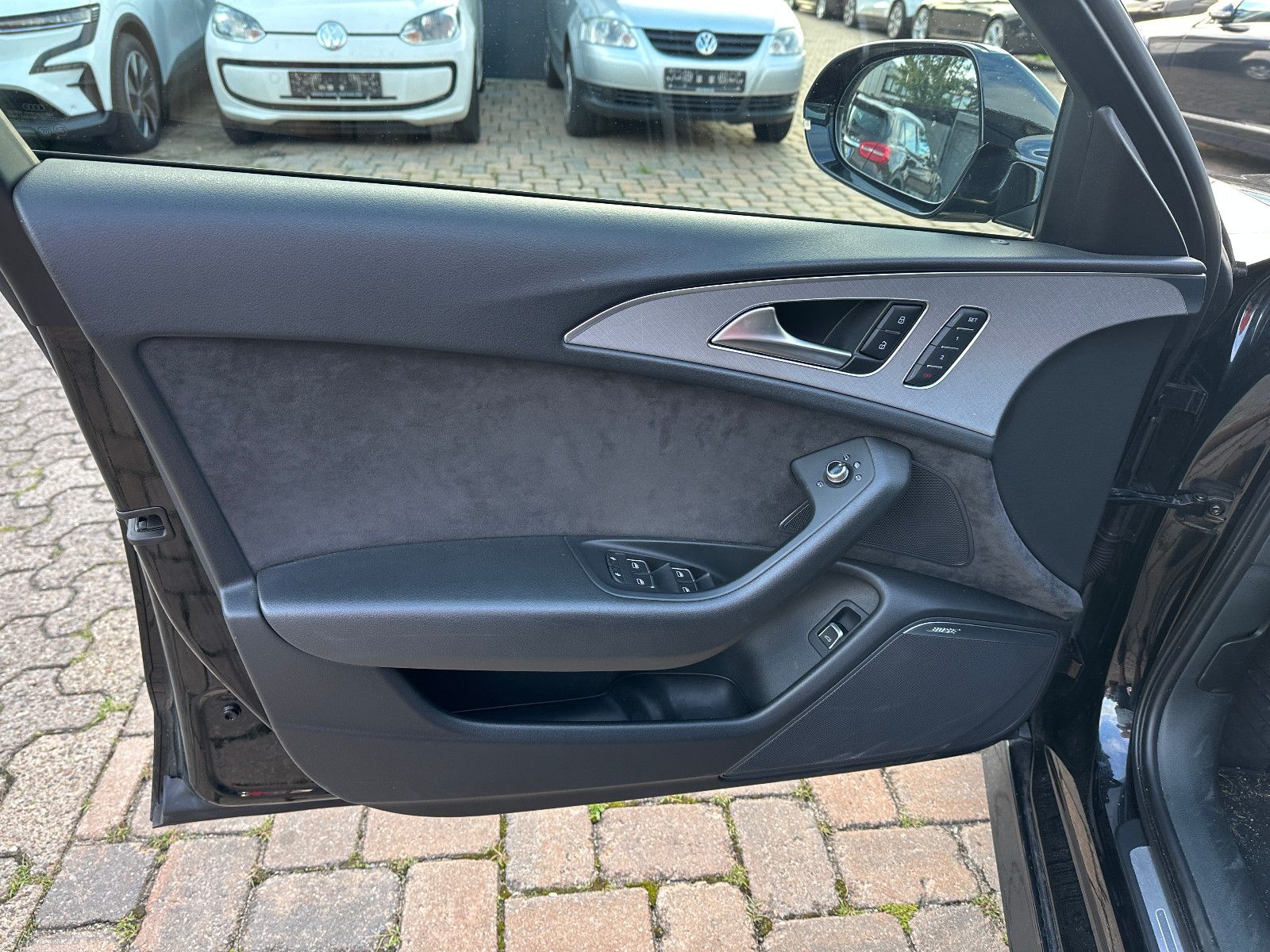 Fahrzeugabbildung Audi A6 Avant 3.0 TDI quattro 272 PS HUD LED Bose