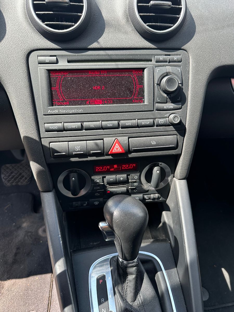 Fahrzeugabbildung Audi A3 Sportback 2.0 FSI Attraction Autom. Navi