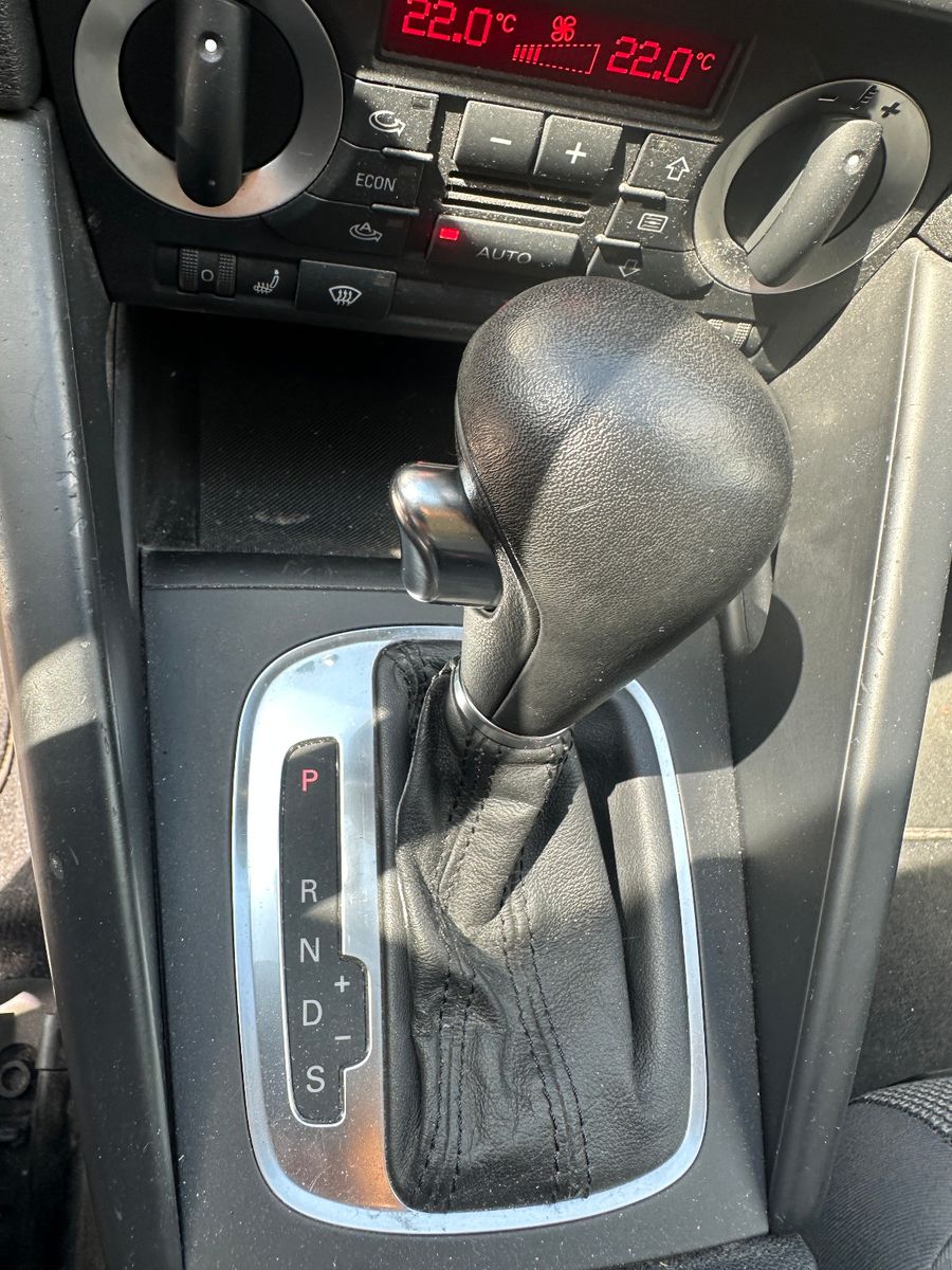 Fahrzeugabbildung Audi A3 Sportback 2.0 FSI Attraction Autom. Navi