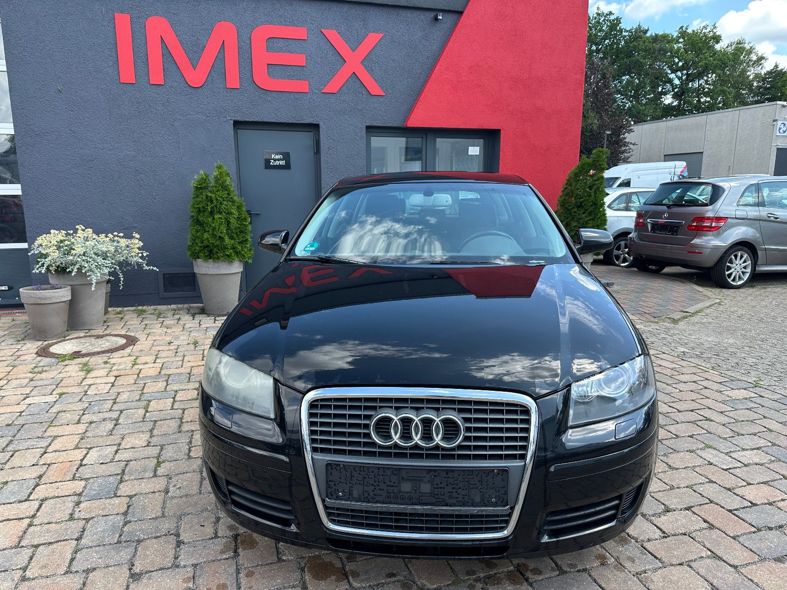 Fahrzeugabbildung Audi A3 Sportback 2.0 FSI Attraction Autom. Navi