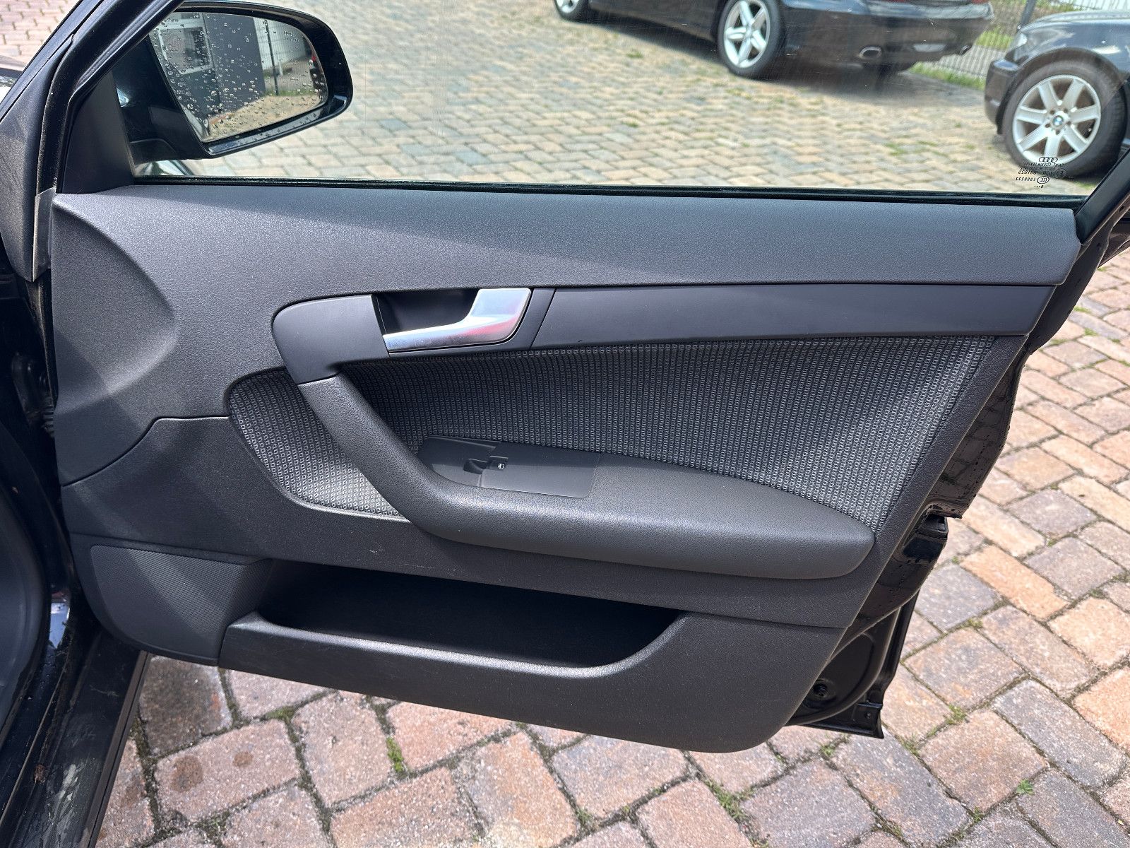 Fahrzeugabbildung Audi A3 Sportback 2.0 FSI Attraction Autom. Navi