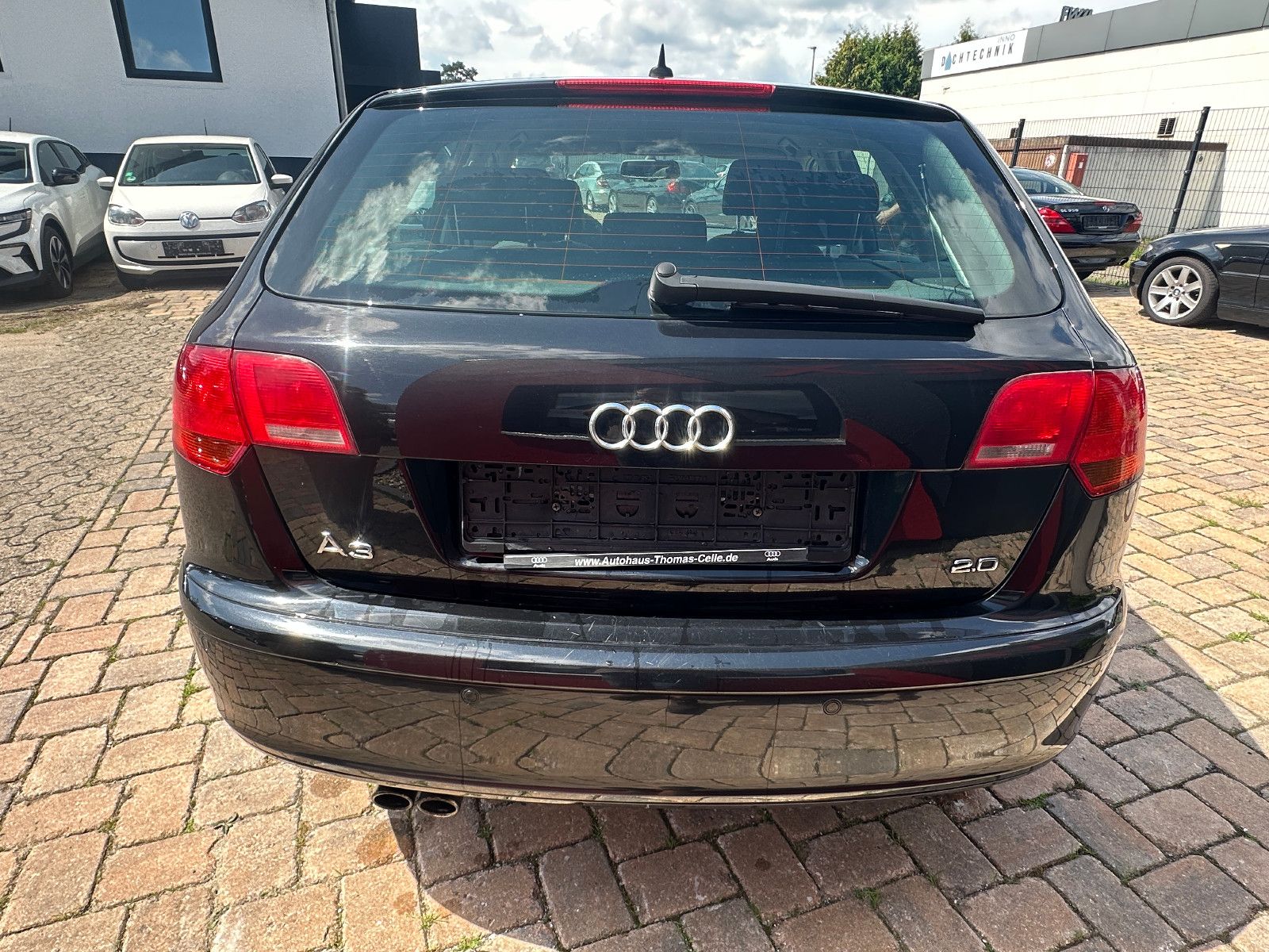 Fahrzeugabbildung Audi A3 Sportback 2.0 FSI Attraction Autom. Navi
