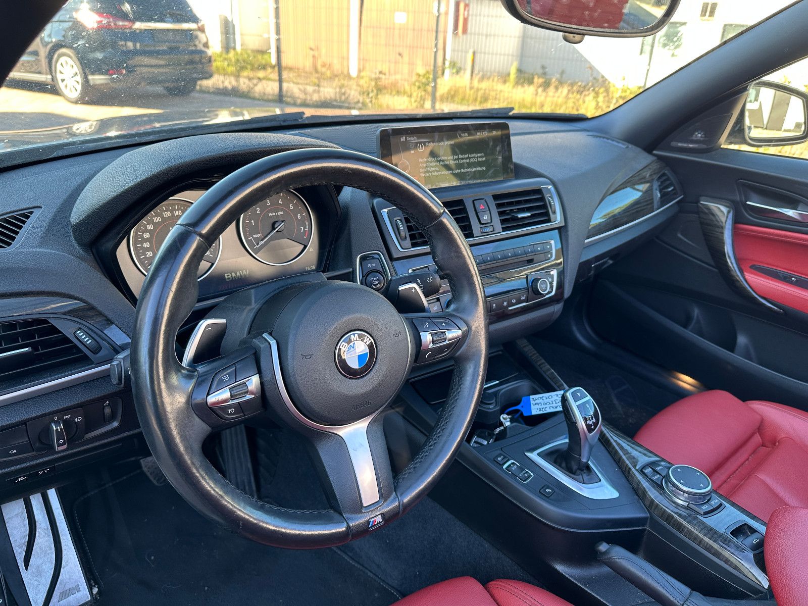 Fahrzeugabbildung BMW 2 Cabrio 228 i  M Paket  HU neu Leder Bi Xenon