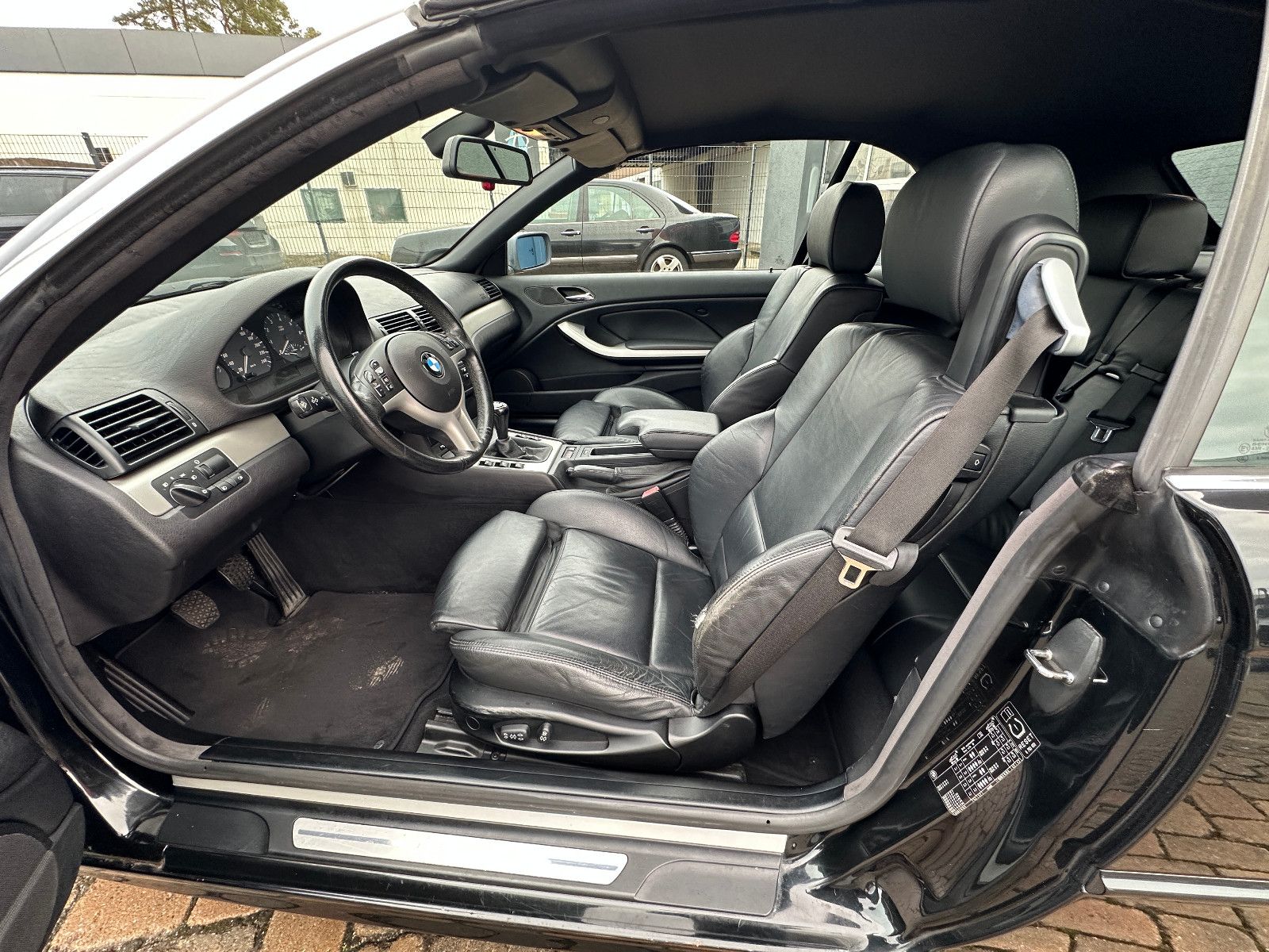 Fahrzeugabbildung BMW 320 Ci Cabrio 2.2 170 PS Tüv neu Leder Xenon SH