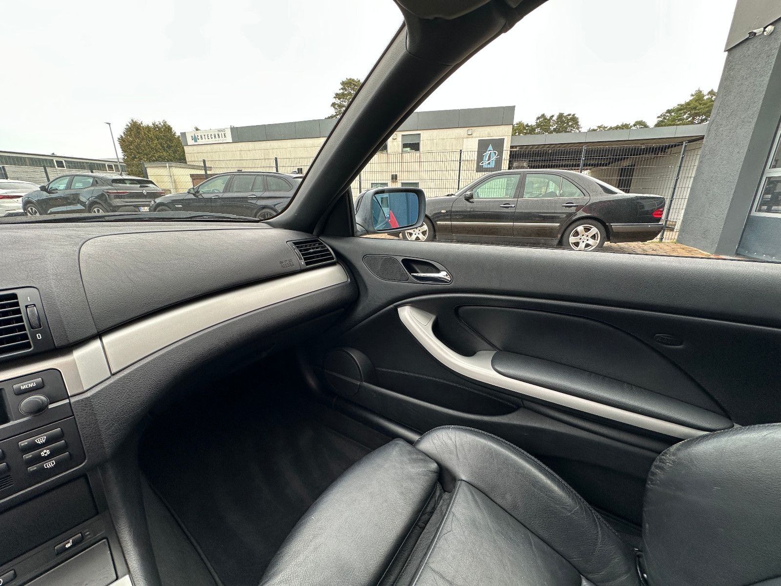 Fahrzeugabbildung BMW 320 Ci Cabrio 2.2 170 PS Tüv neu Leder Xenon SH