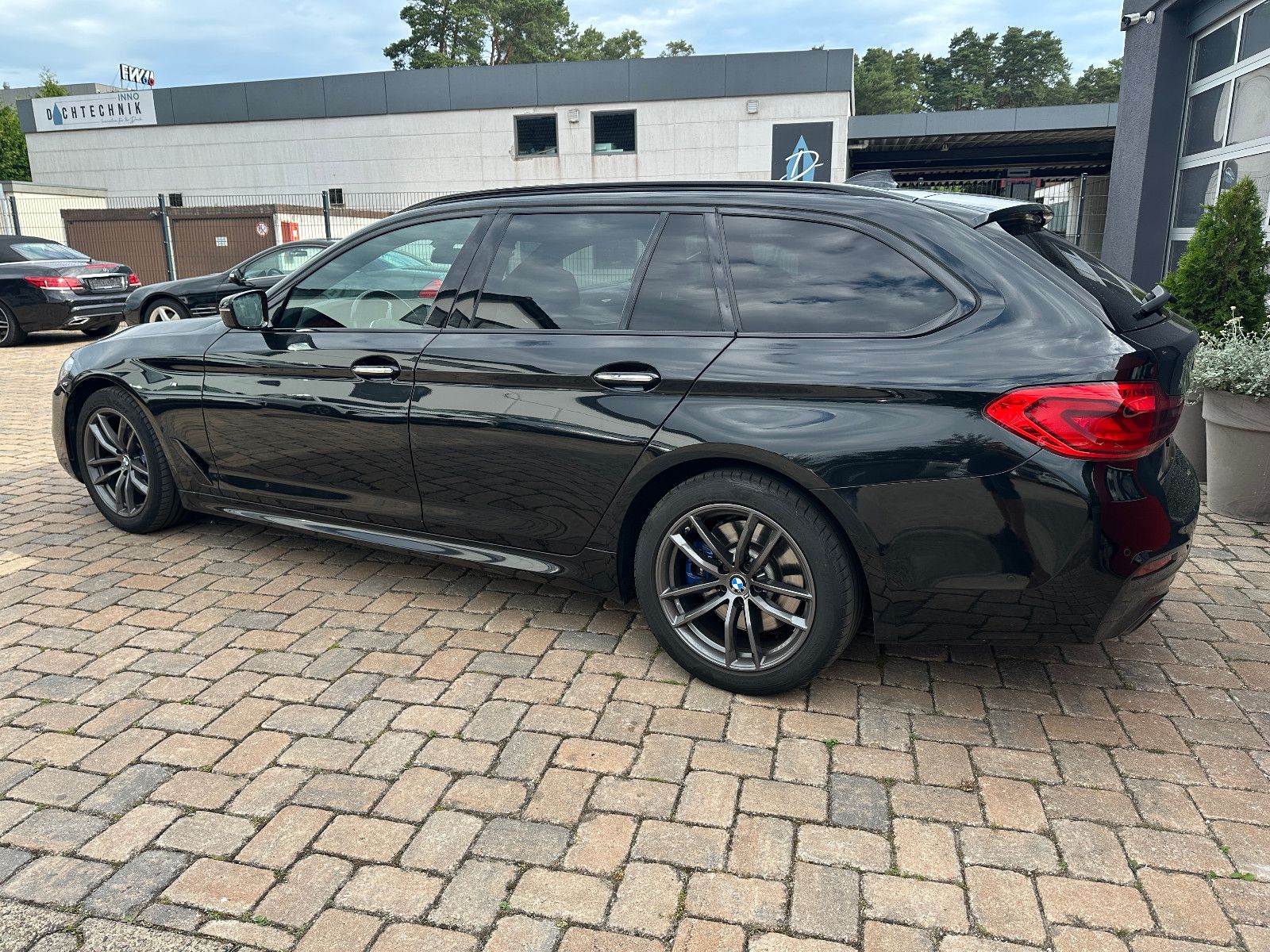 Fahrzeugabbildung BMW 530 d Touring M Sport Pano HUD AHK LED Voll!!!!