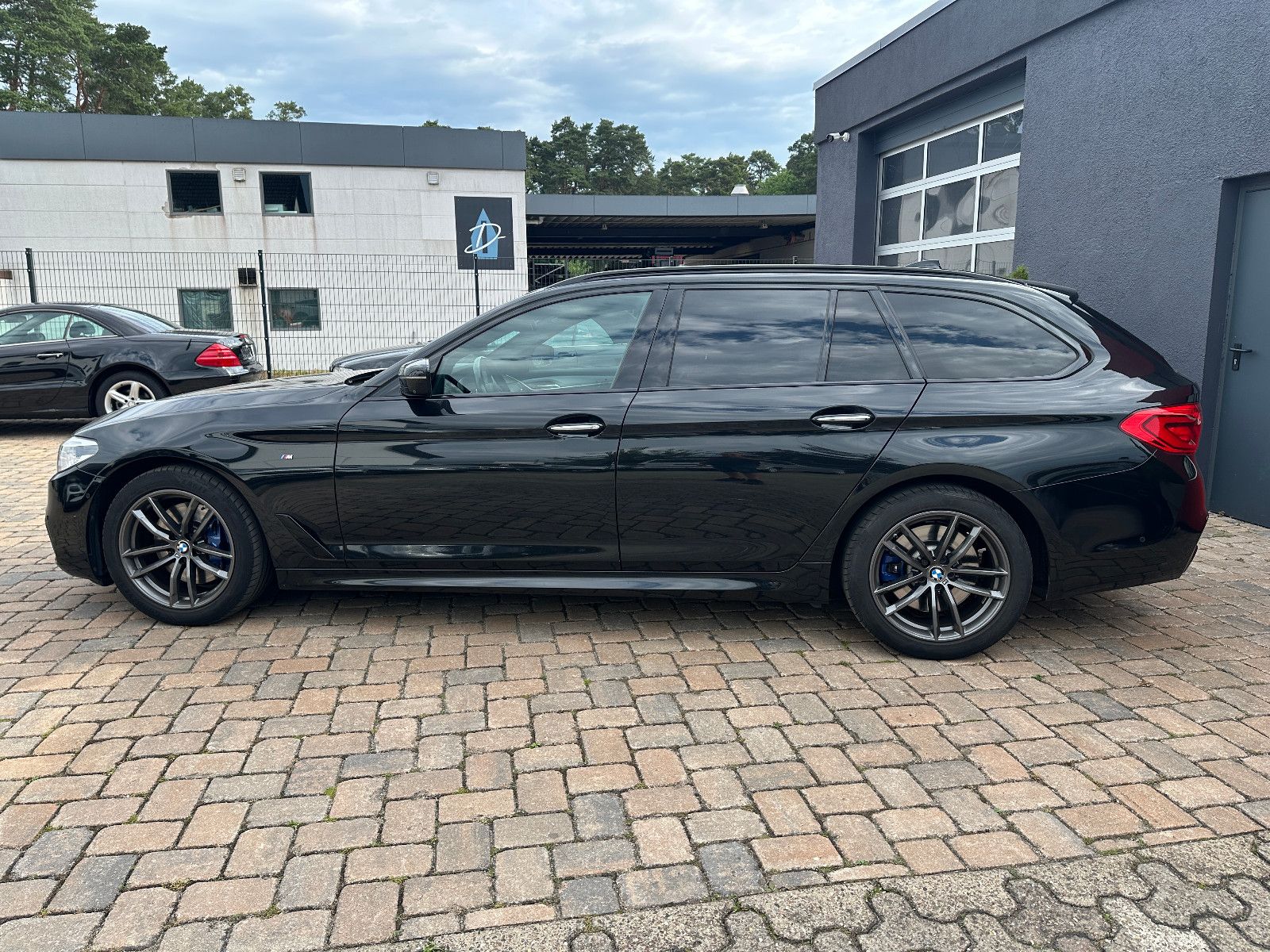 Fahrzeugabbildung BMW 530 d Touring M Sport Pano HUD AHK LED Voll!!!!