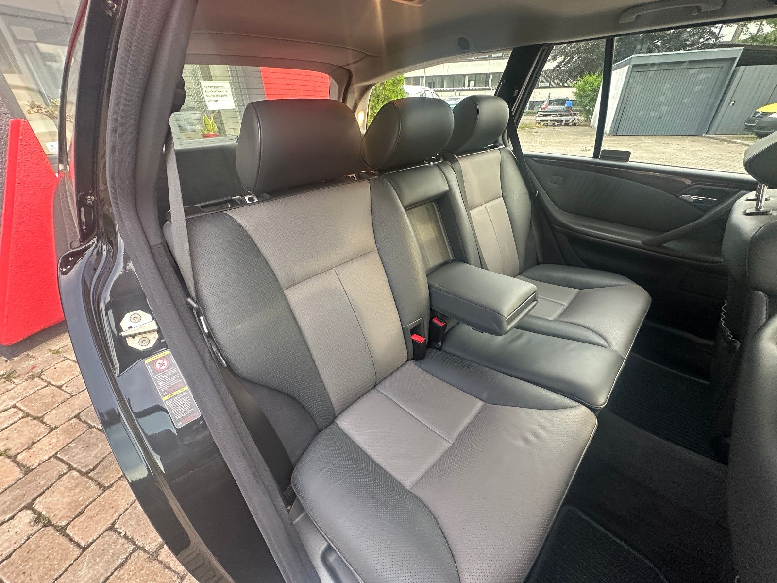 Fahrzeugabbildung Mercedes-Benz E 430 T AVANTGARDE 1.Hand Voll STH Tüv neu