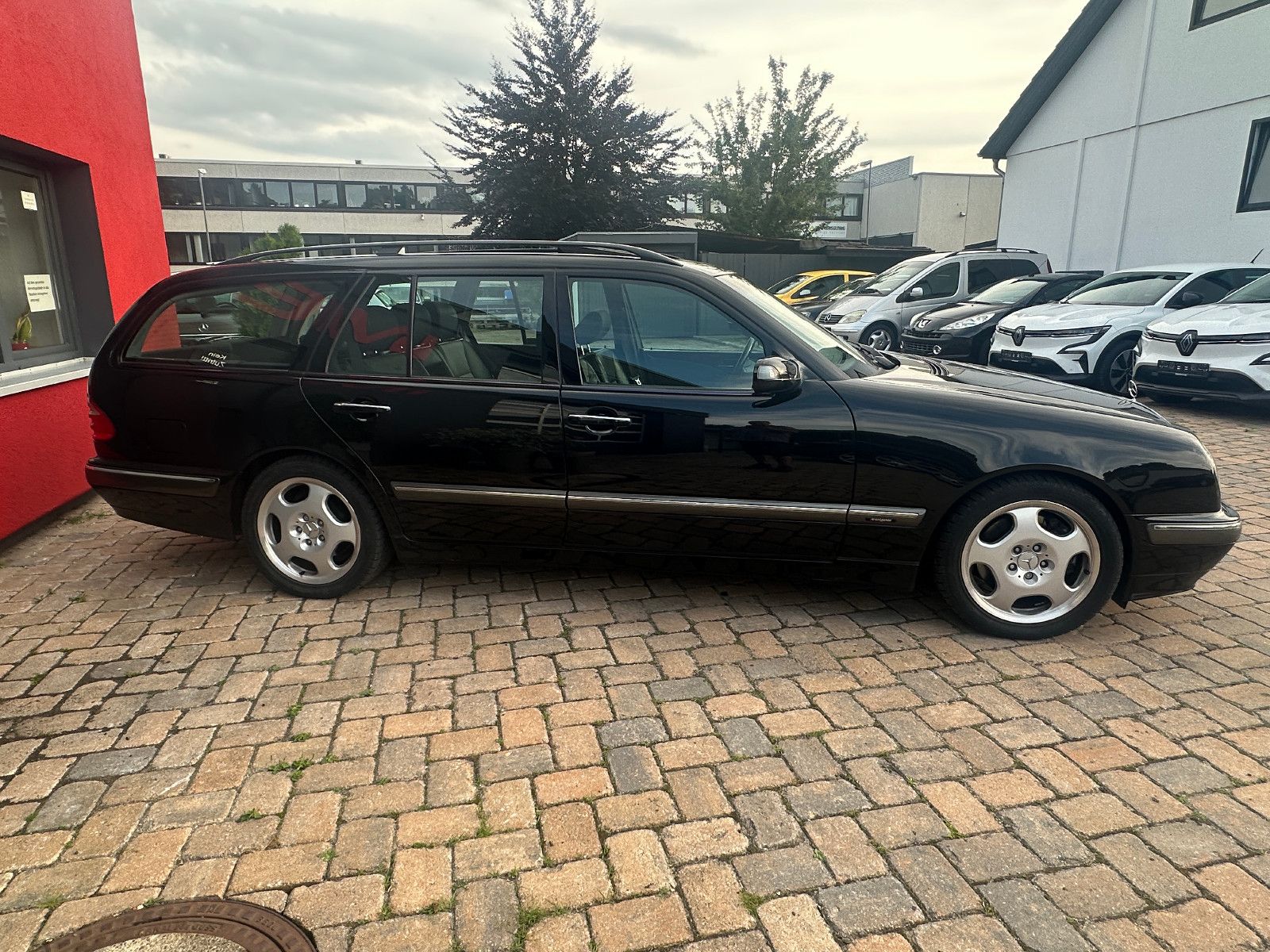 Fahrzeugabbildung Mercedes-Benz E 430 T AVANTGARDE 1.Hand Voll STH Tüv neu