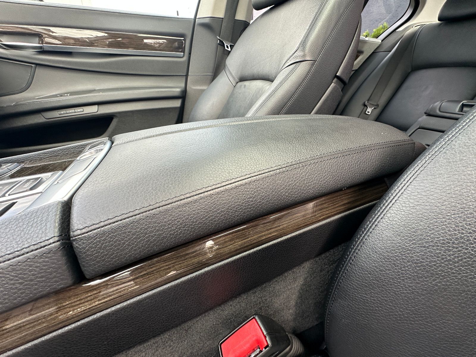 Fahrzeugabbildung BMW 730d 3.0 258 PS HU neu SD Leder Sport SD