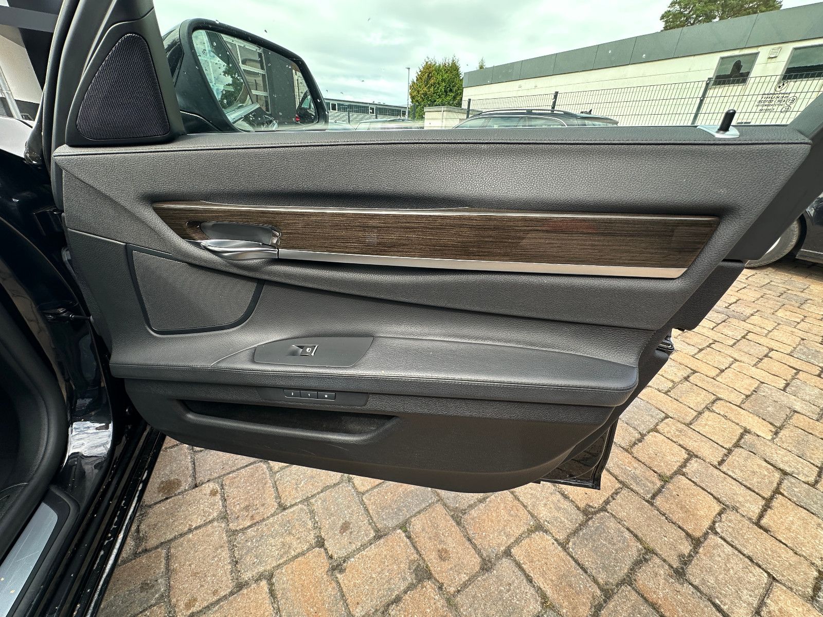 Fahrzeugabbildung BMW 730d 3.0 258 PS HU neu SD Leder Sport SD