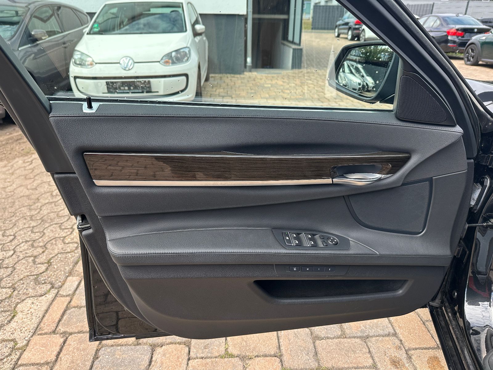 Fahrzeugabbildung BMW 730d 3.0 258 PS HU neu SD Leder Sport SD